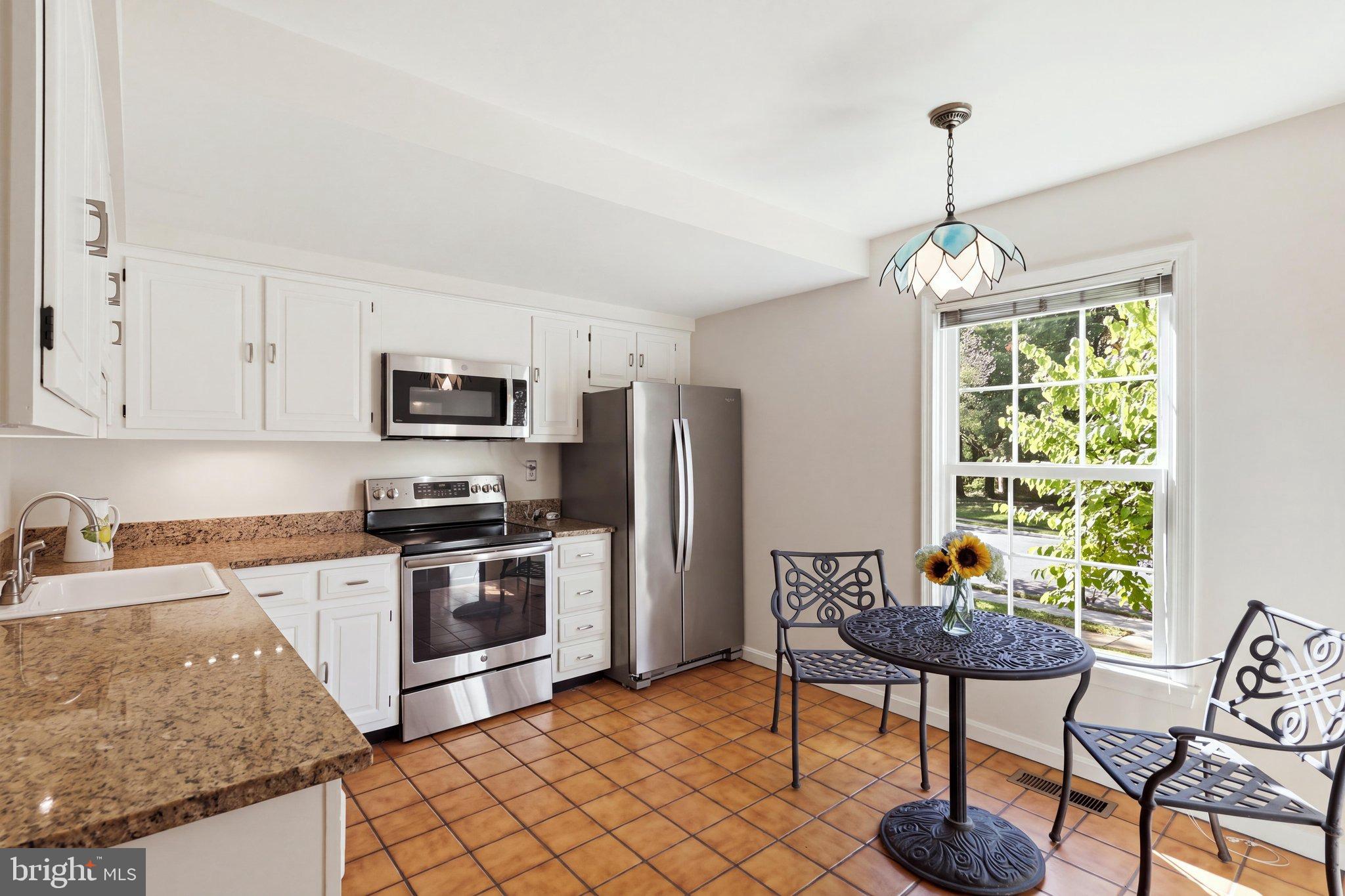 3171 STONEHURST DRIVE