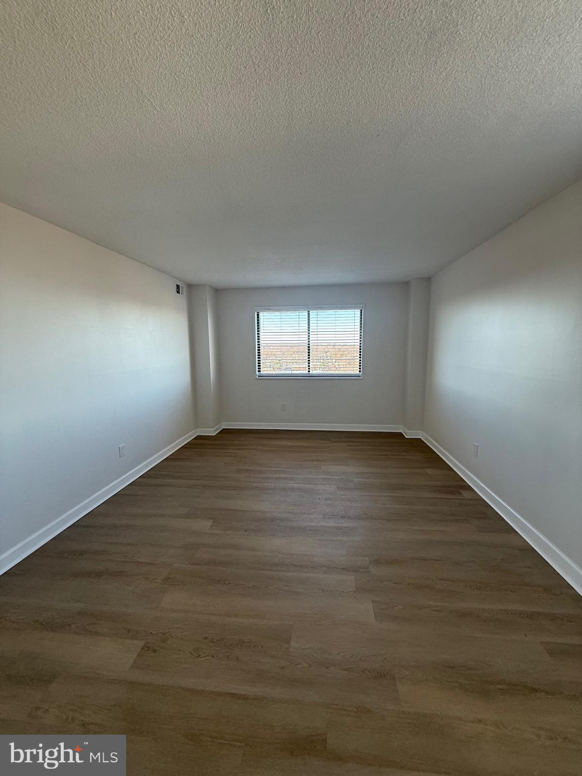 PRESIDENTIAL TOWERS - Residential Lease