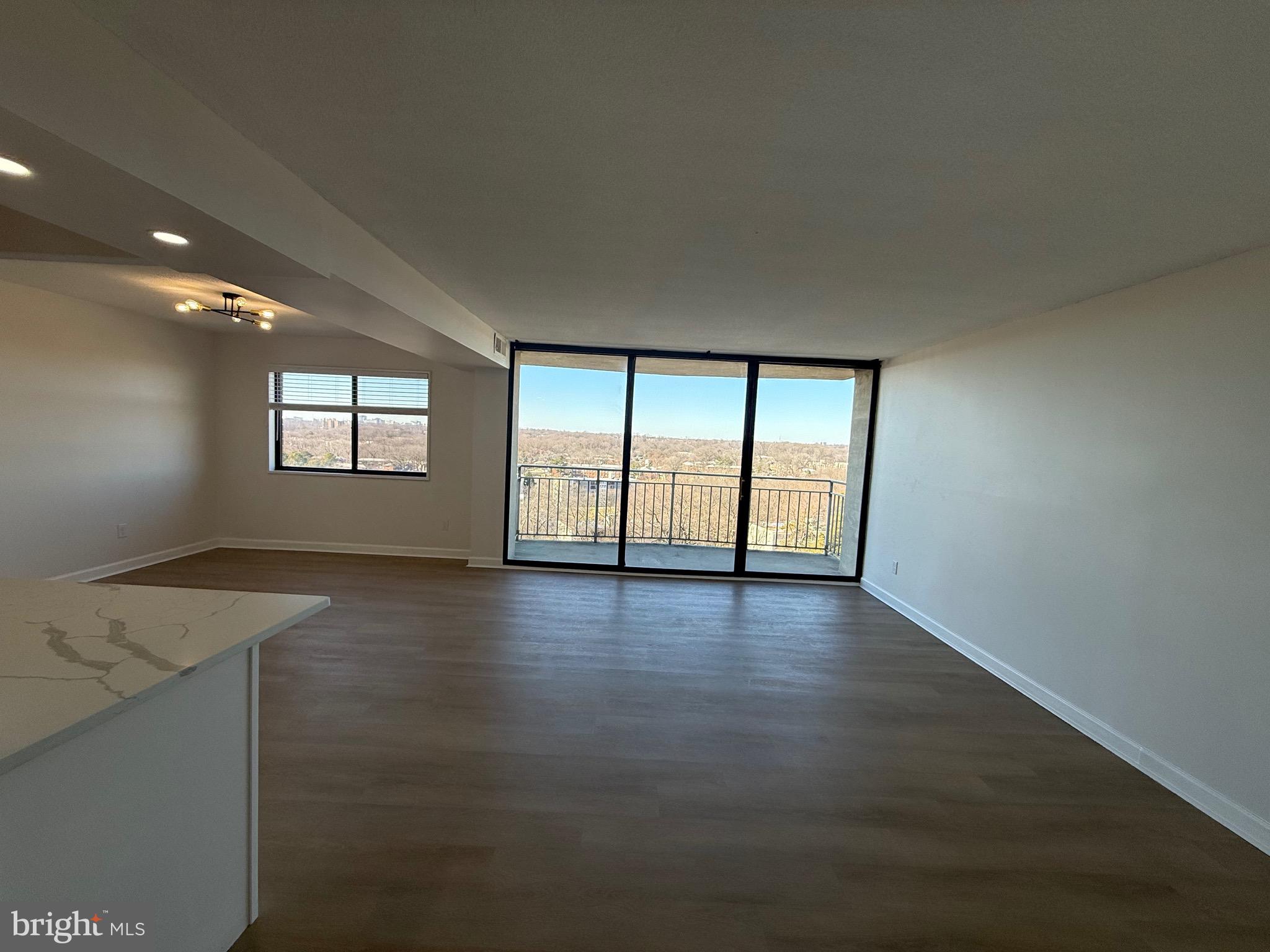 PRESIDENTIAL TOWERS - Residential Lease