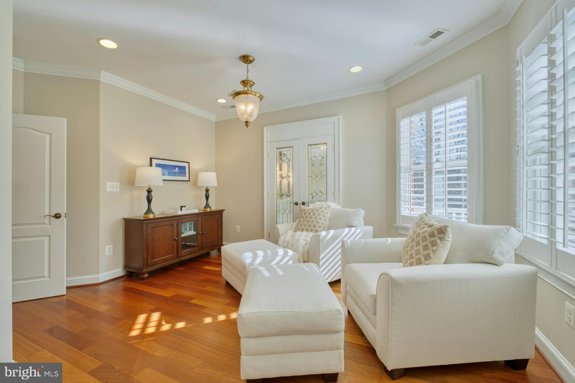 BEACON HILL - Residential