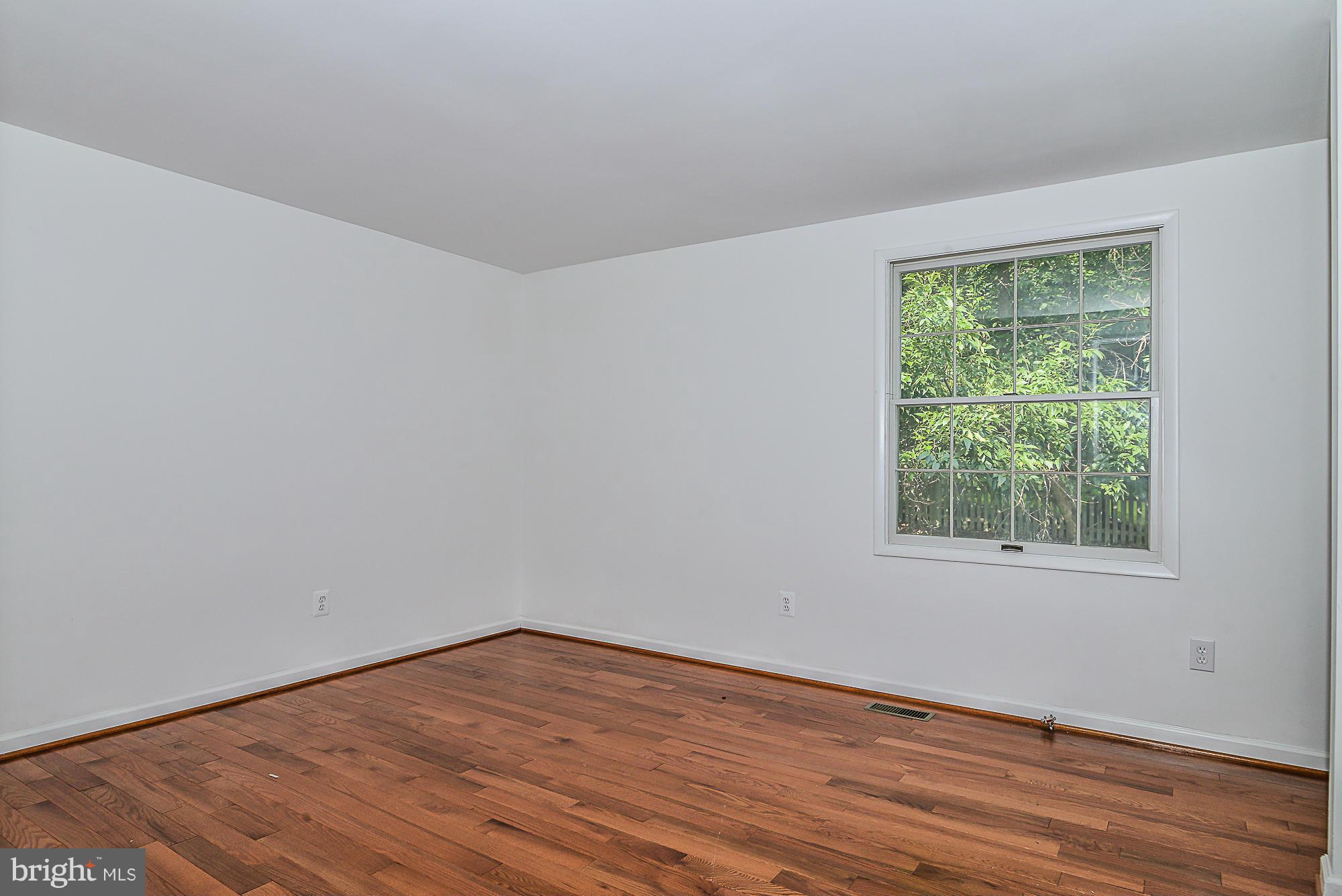 CRESTBROOK - Residential