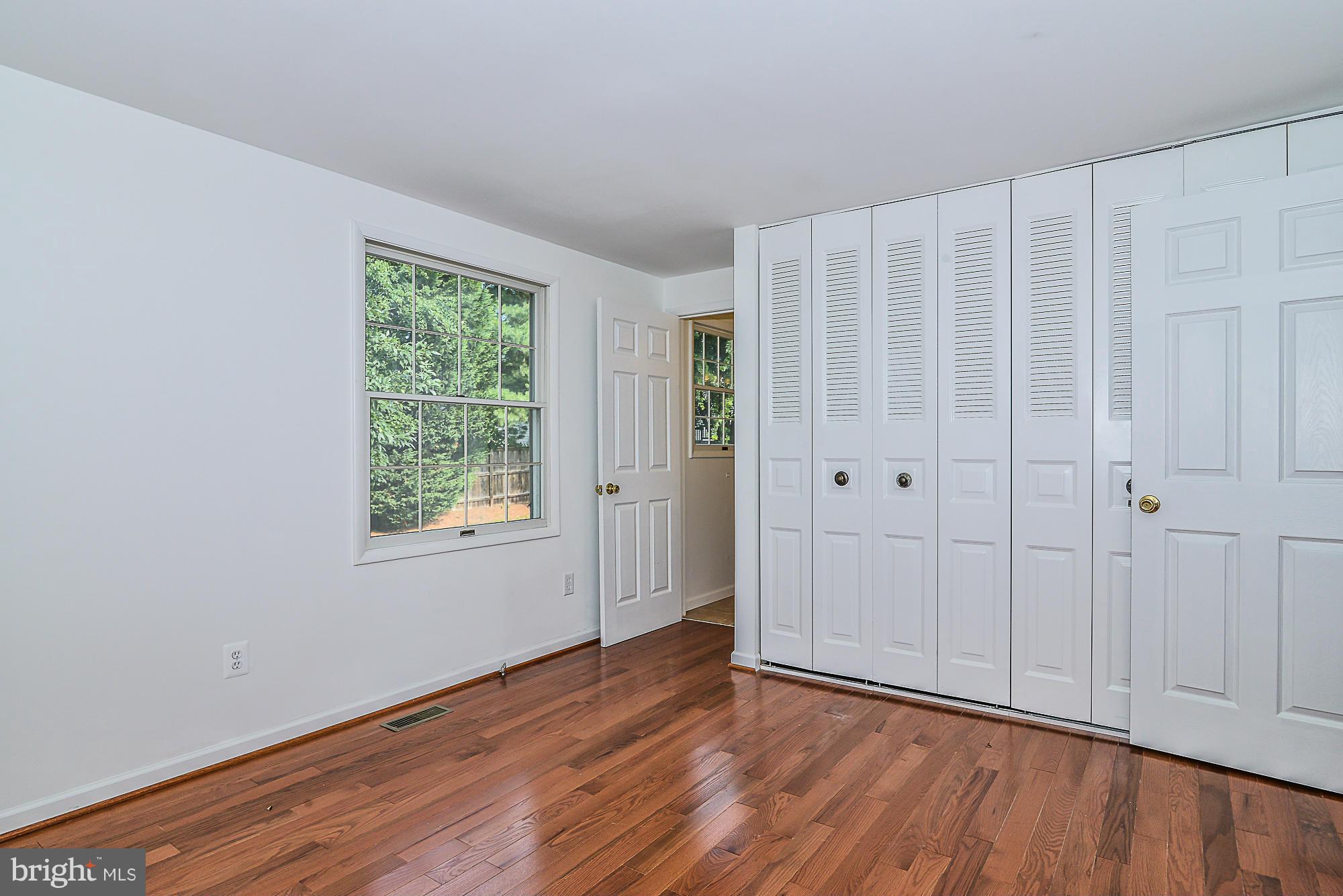 CRESTBROOK - Residential