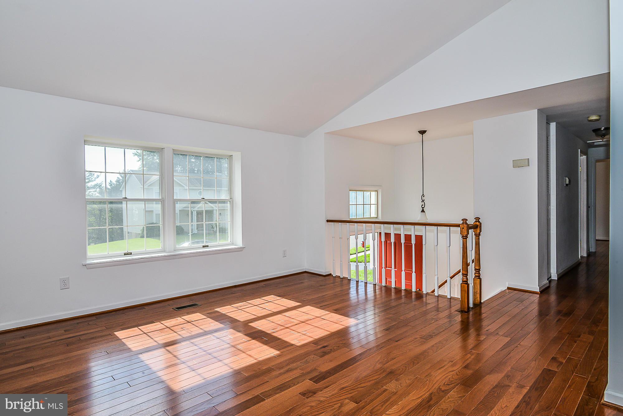 CRESTBROOK - Residential