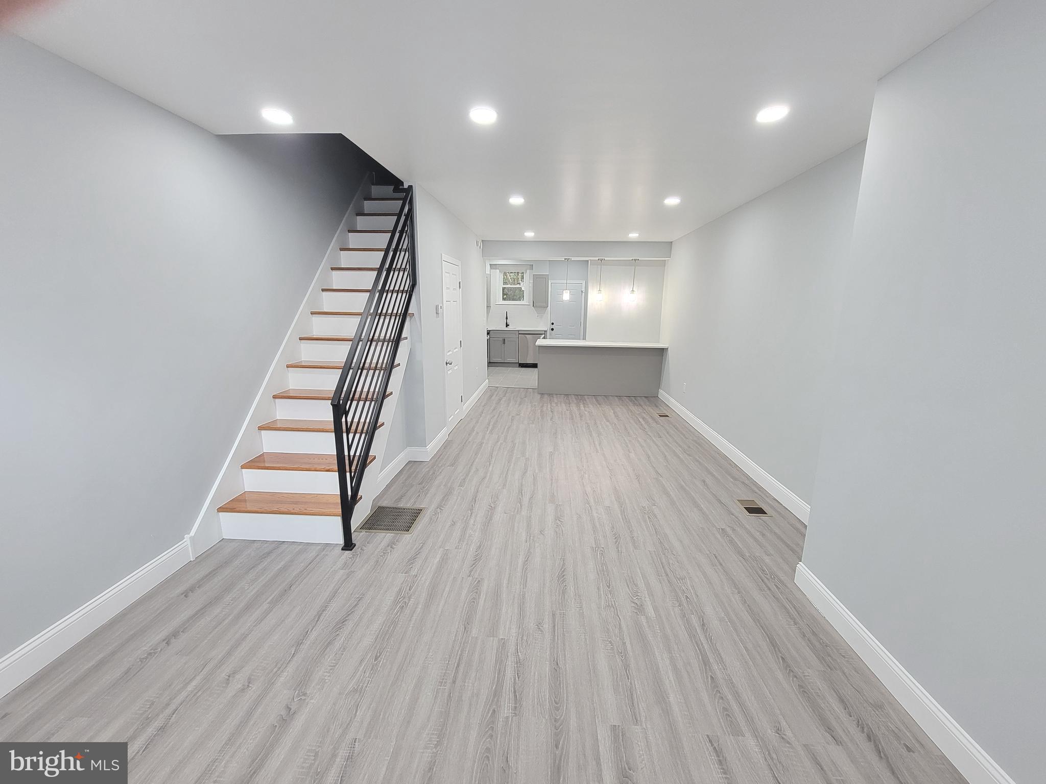 2013 S CROSKEY STREET