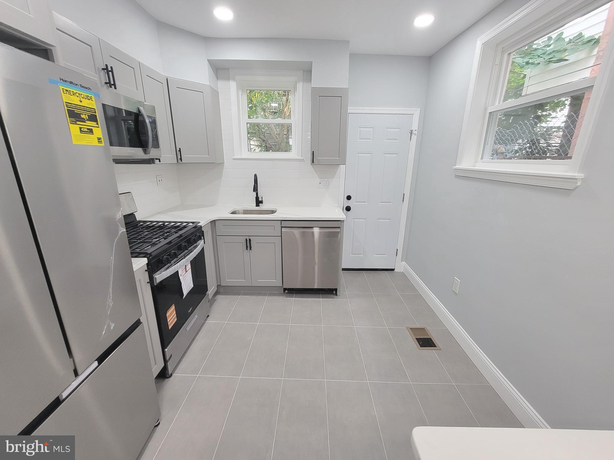 POINT BREEZE - Residential