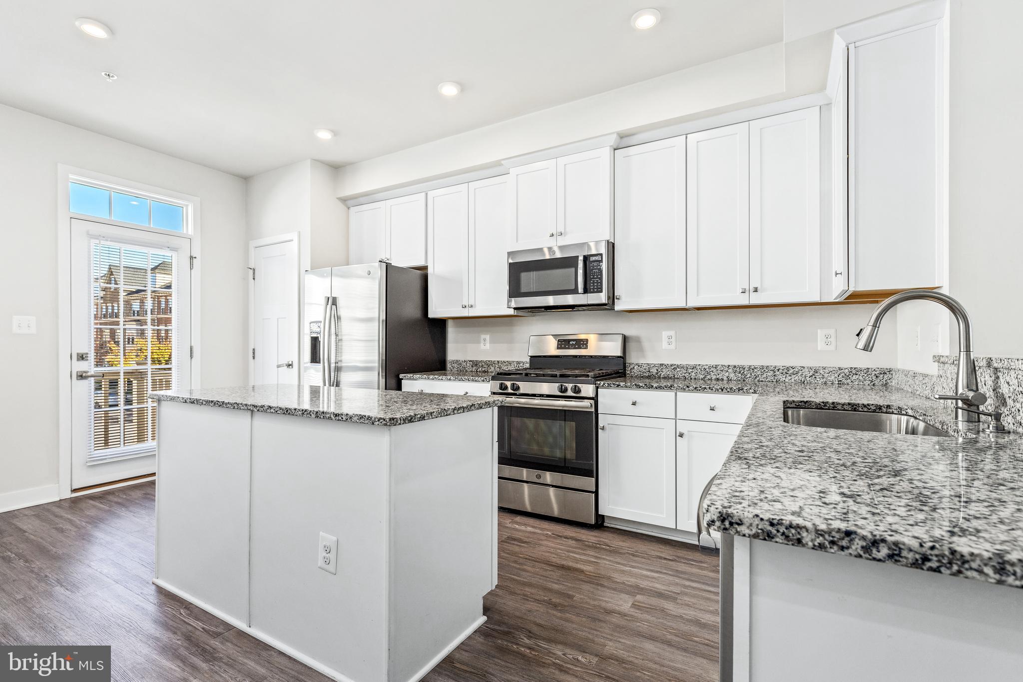 GREENBELT STATION - Residential