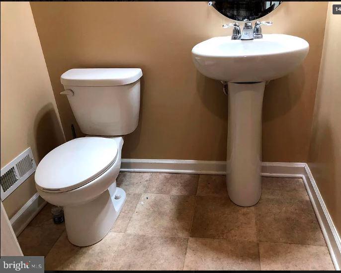 APPLECROSS - Residential Lease