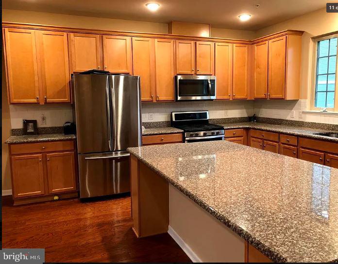 APPLECROSS - Residential Lease