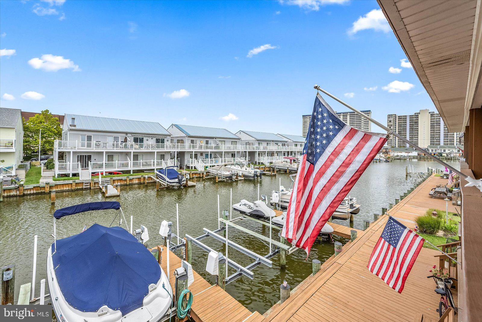 CAINE HARBOR MILE - Residential
