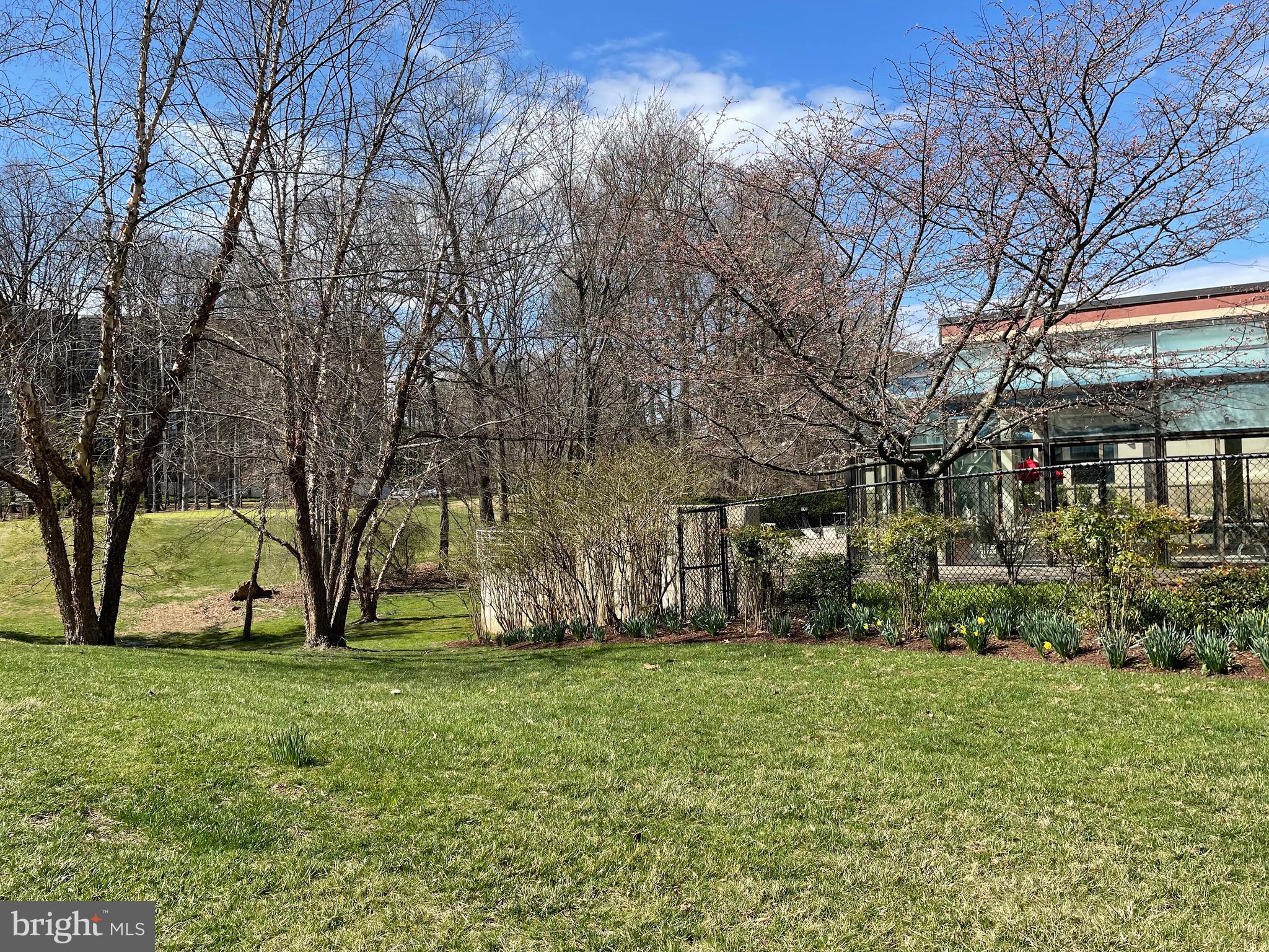 GREENS AT LEISURE WORLD - Residential