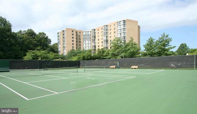 GREENS AT LEISURE WORLD - Residential