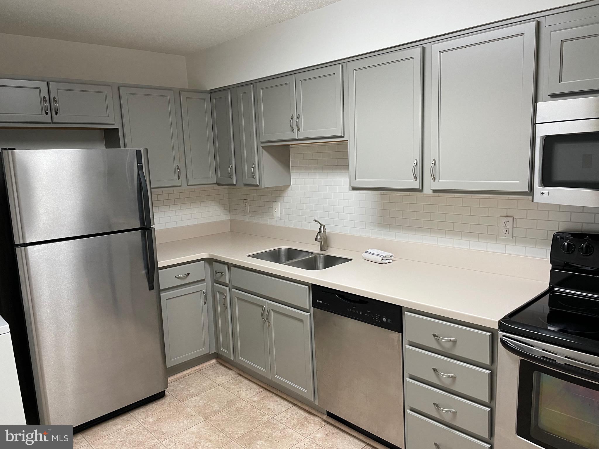 GREENS AT LEISURE WORLD - Residential