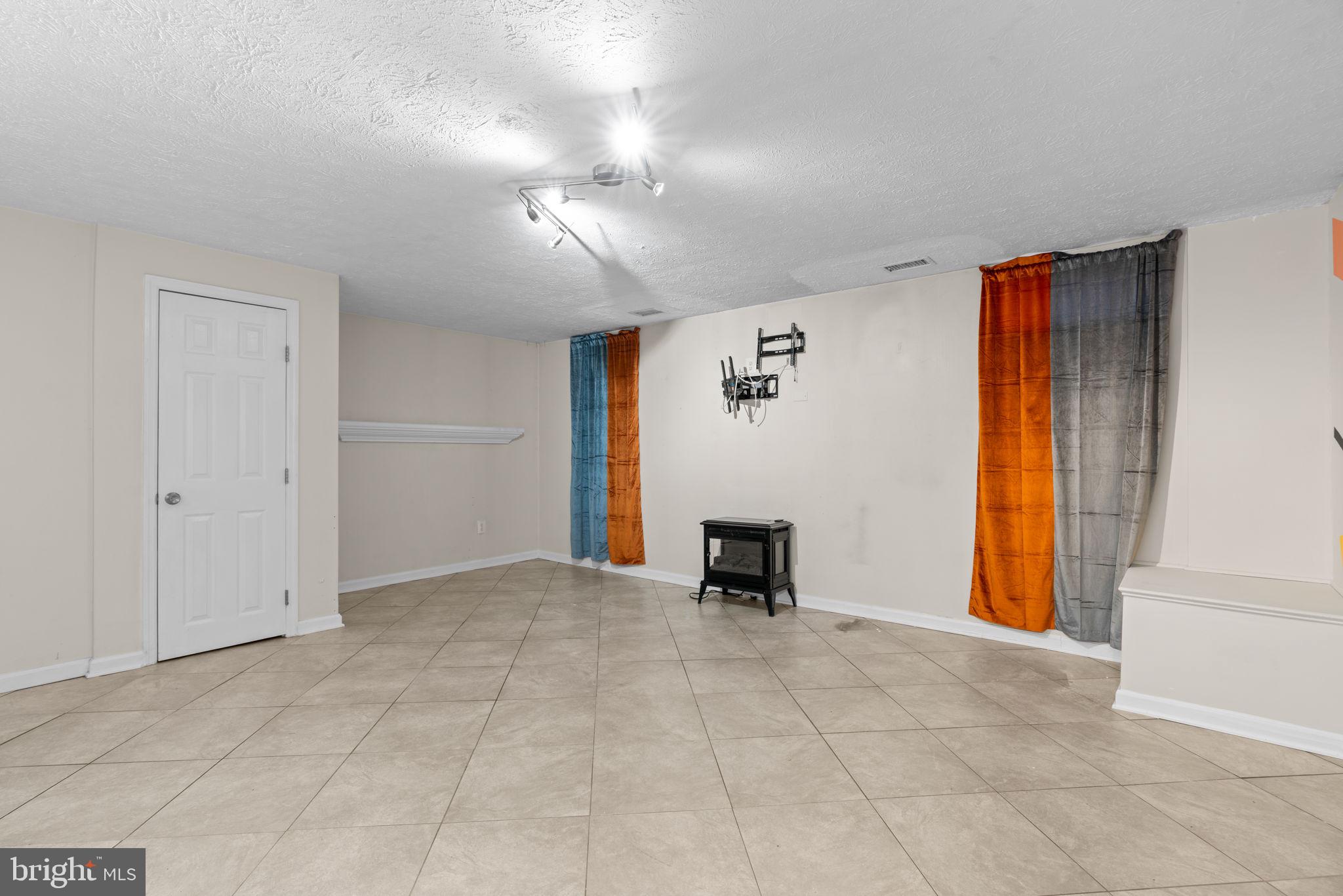 ROCKBURN COMMONS - Residential