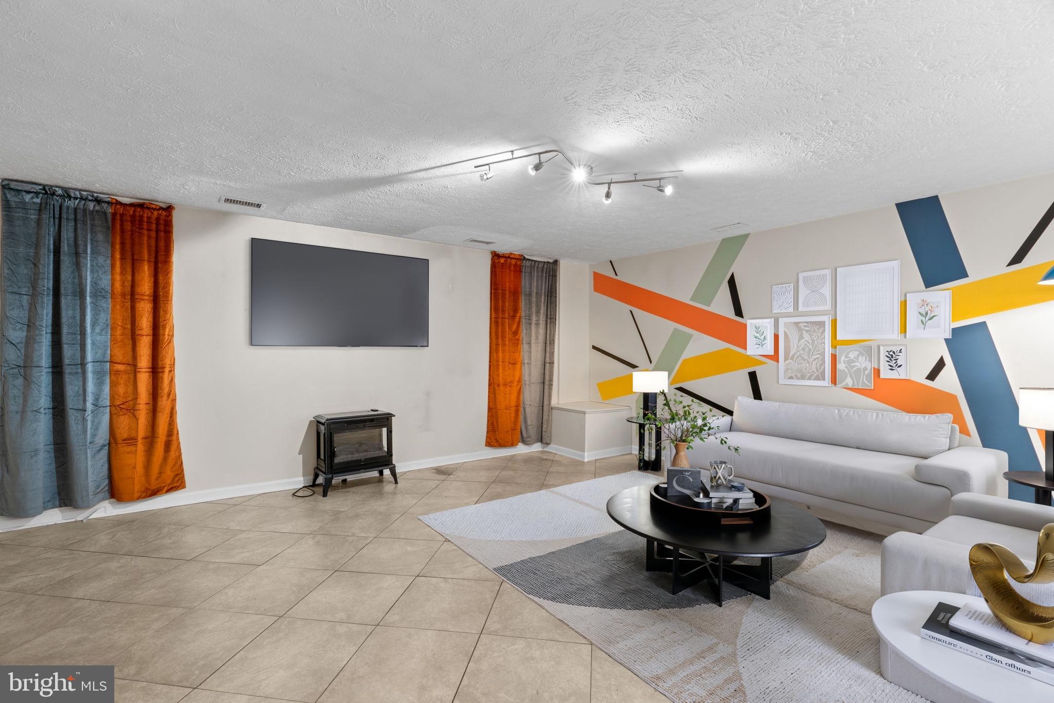 ROCKBURN COMMONS - Residential