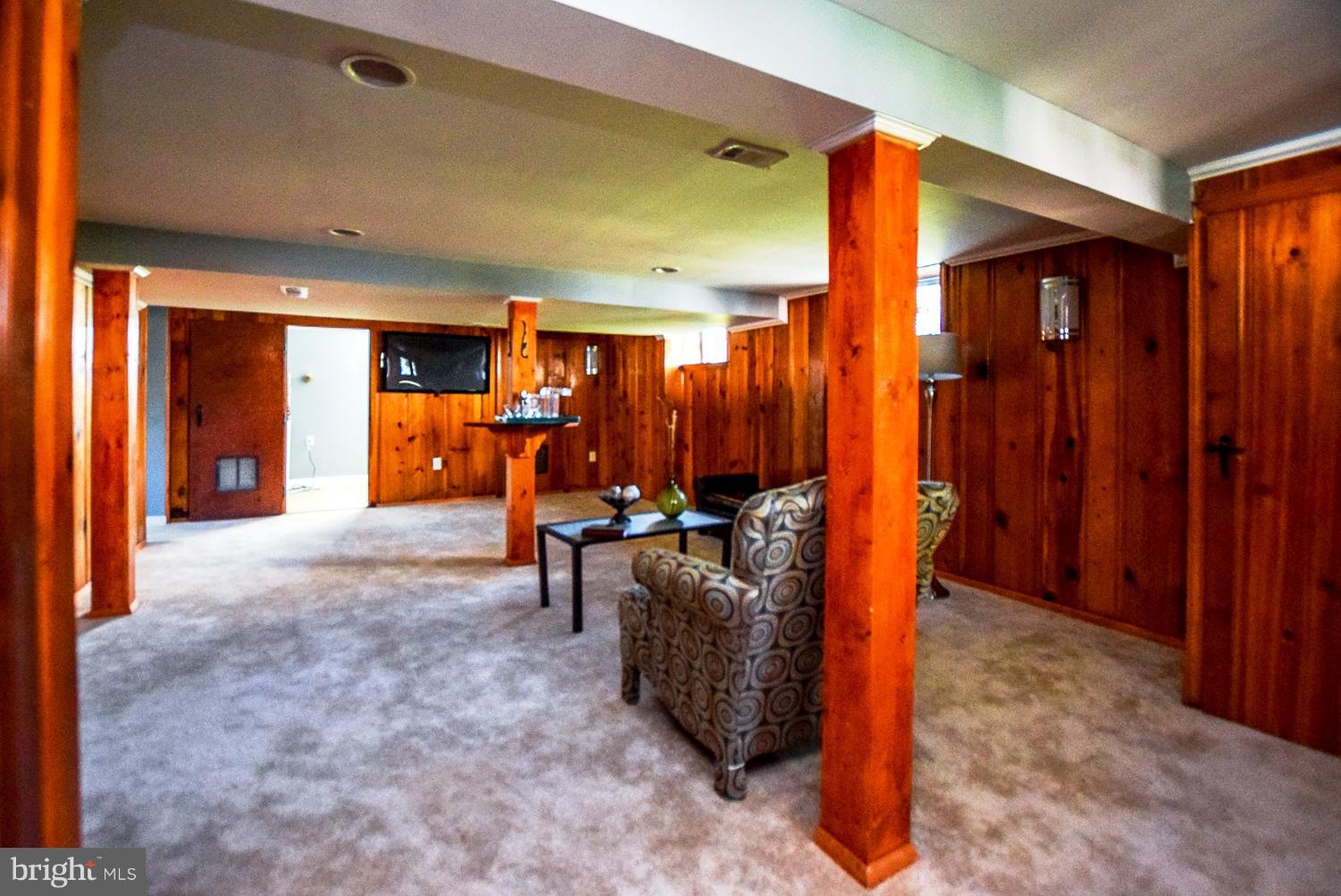 BROAD ACRES - Residential