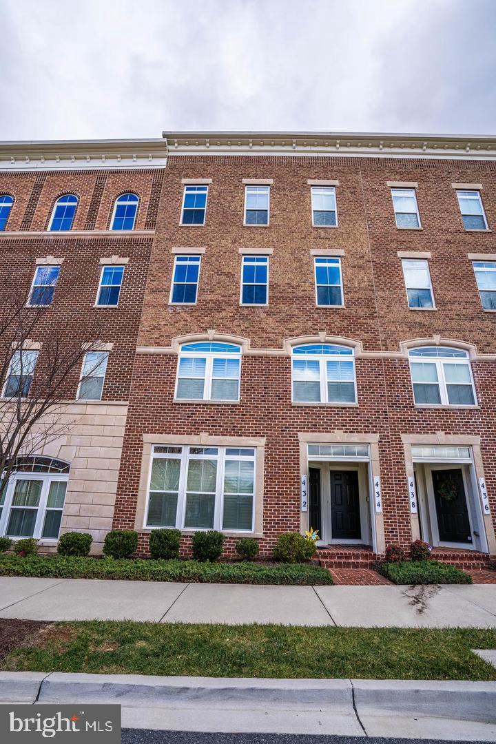 434 PARKVIEW AVENUE 434