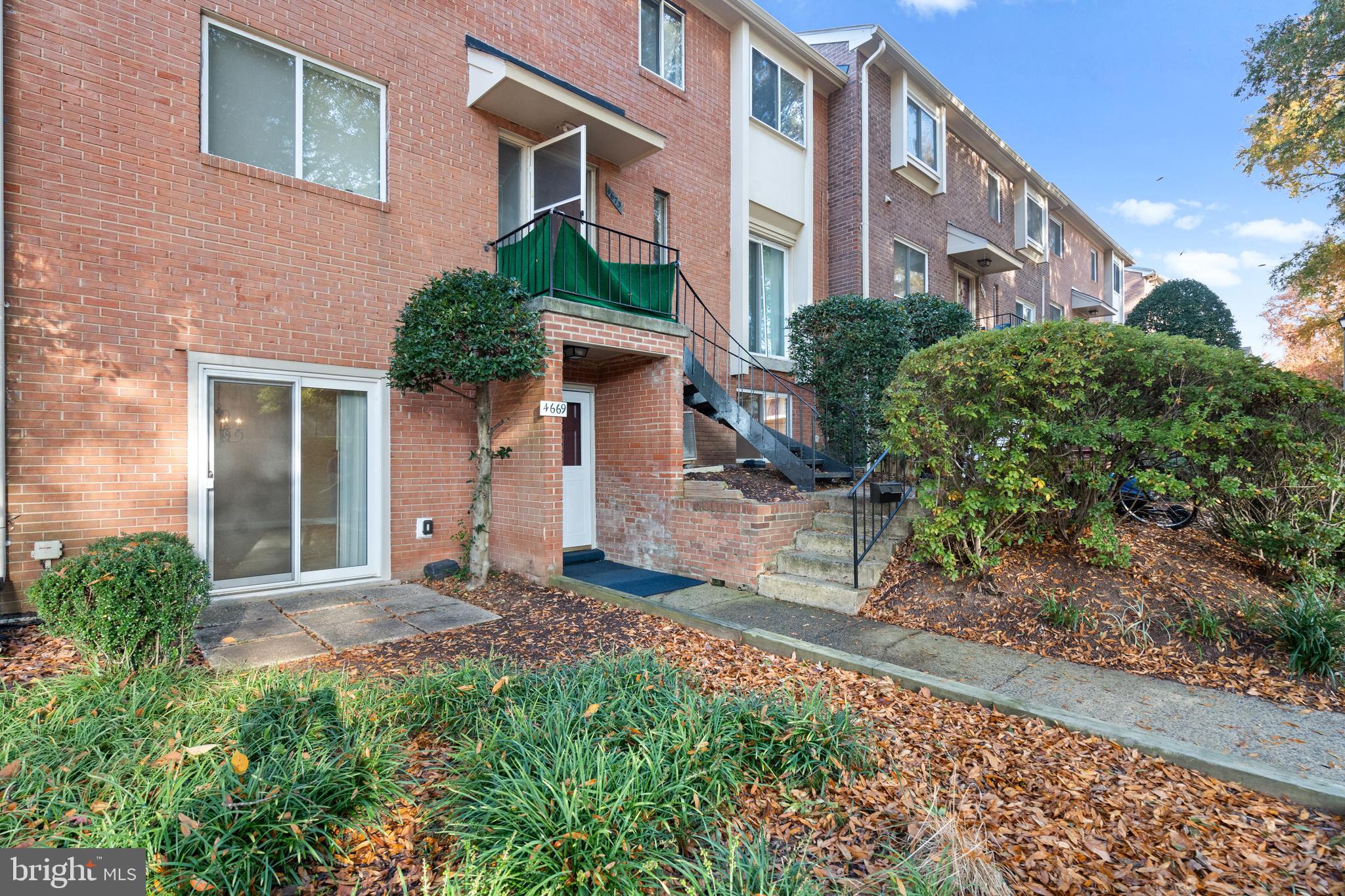 TERRACE TOWNE HOMES OF WOODLAWN - Residential