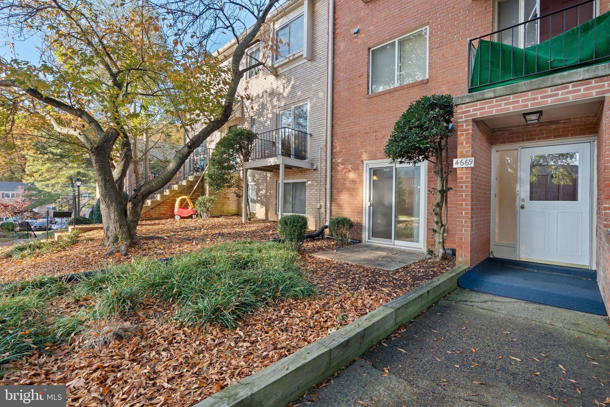 TERRACE TOWNE HOMES OF WOODLAWN - Residential