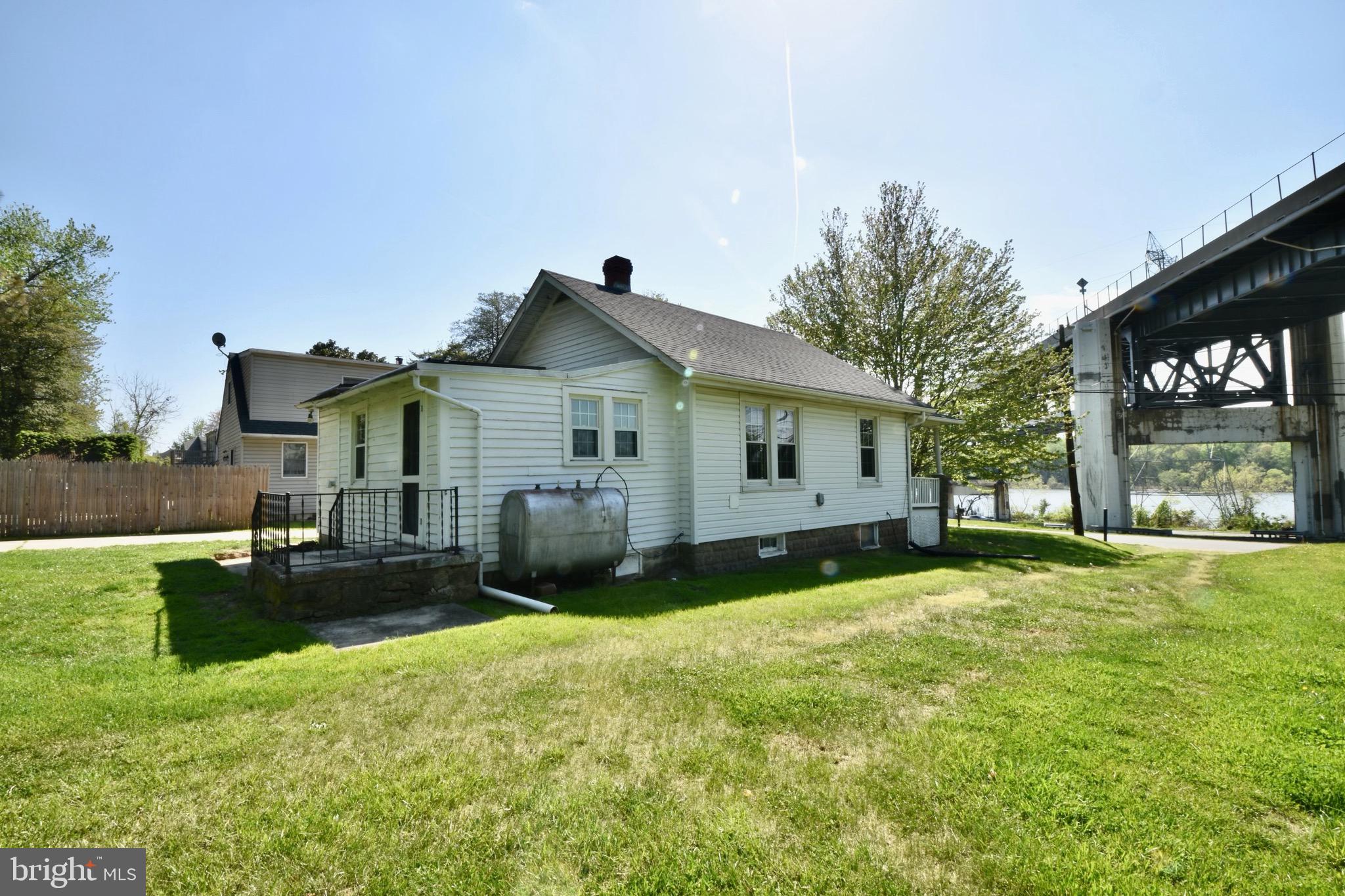 PERRYVILLE - Residential