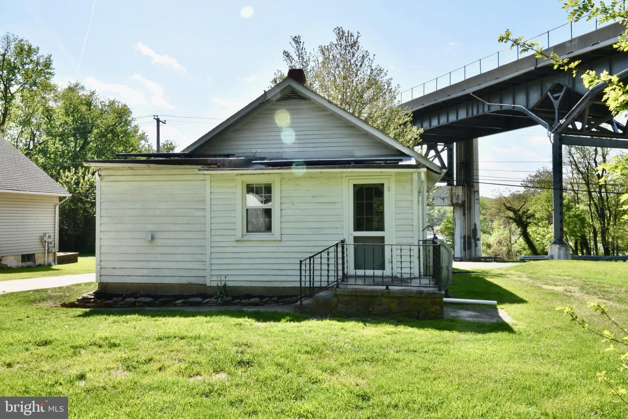 PERRYVILLE - Residential