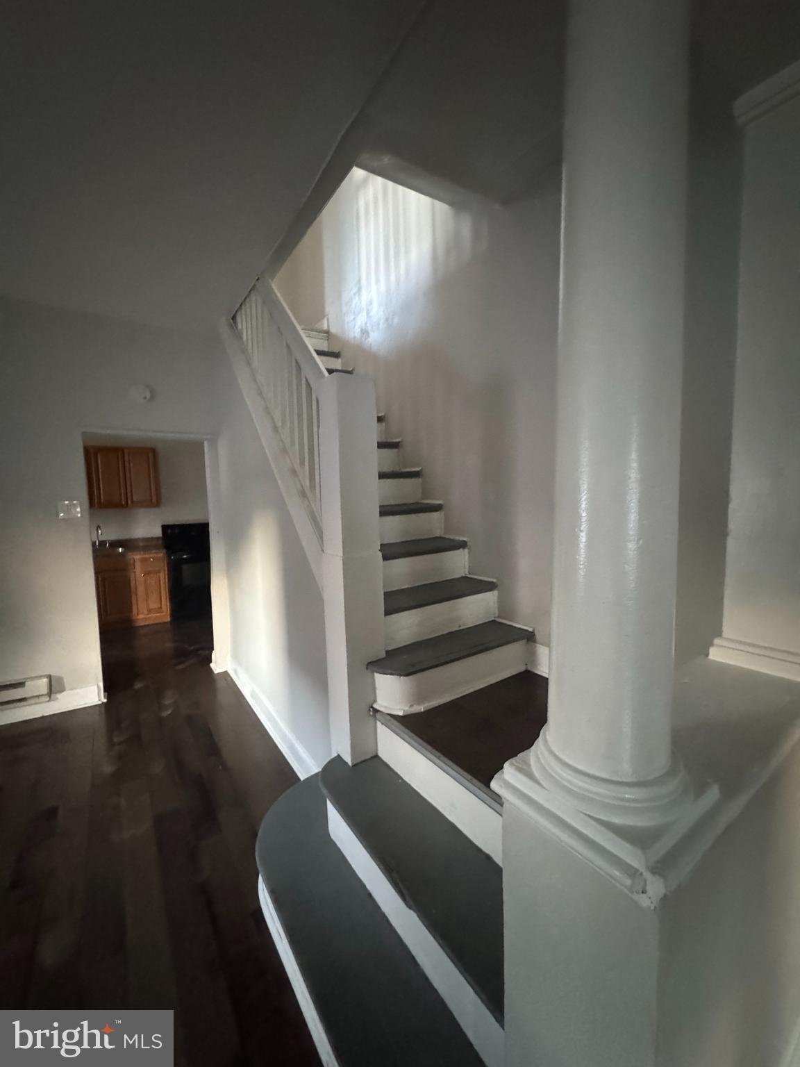 925 W SELTZER STREET