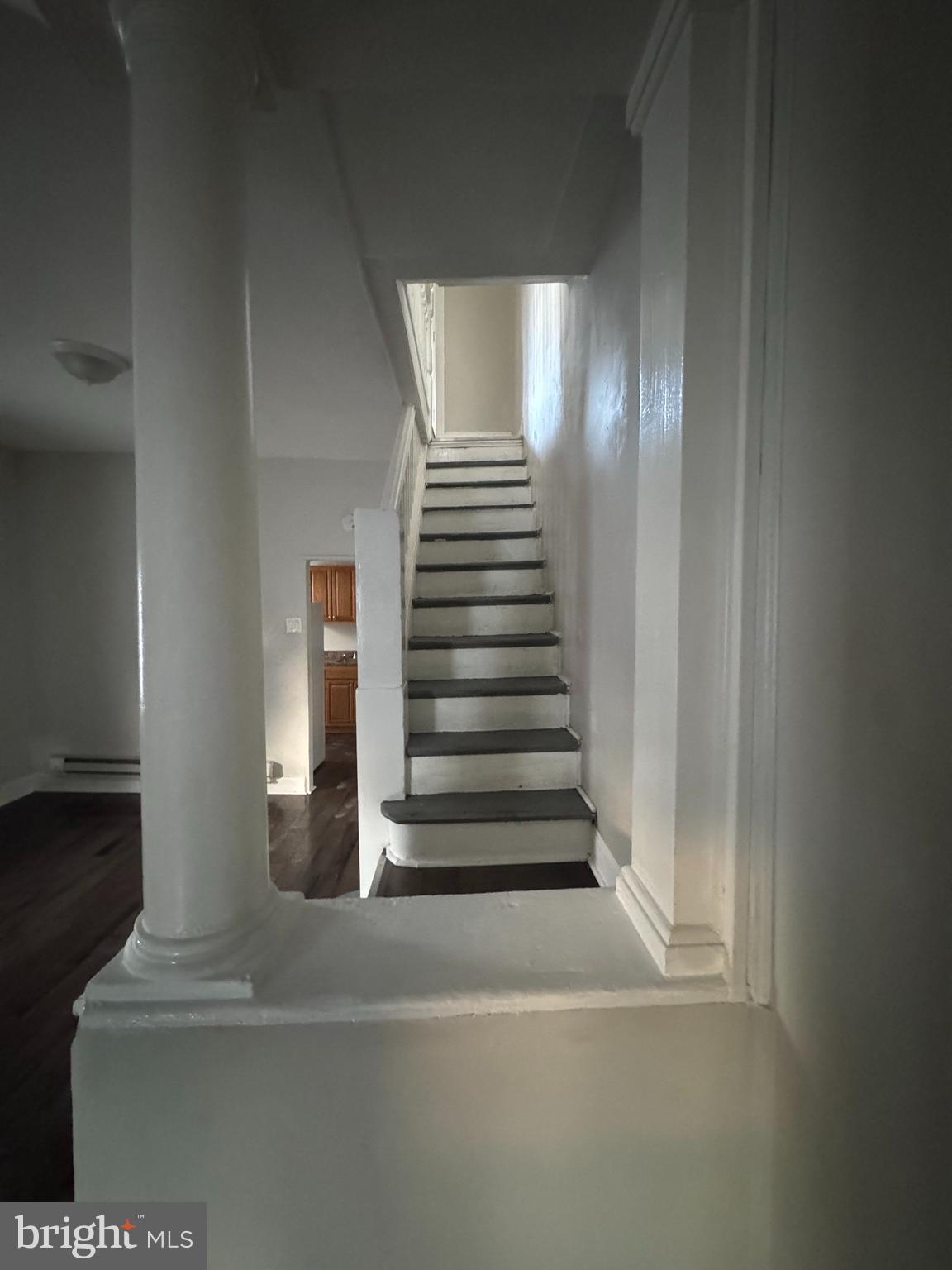 925 W SELTZER STREET