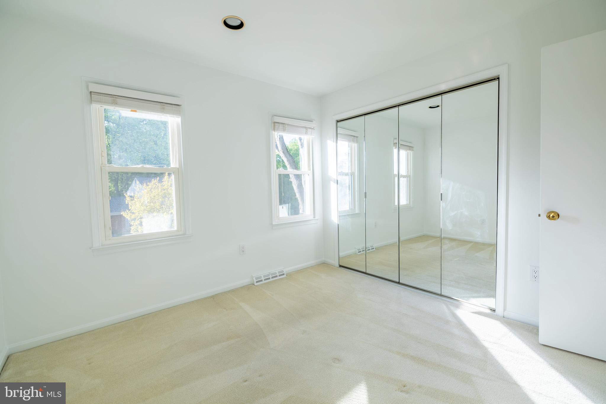 MIDDLERIDGE - Residential