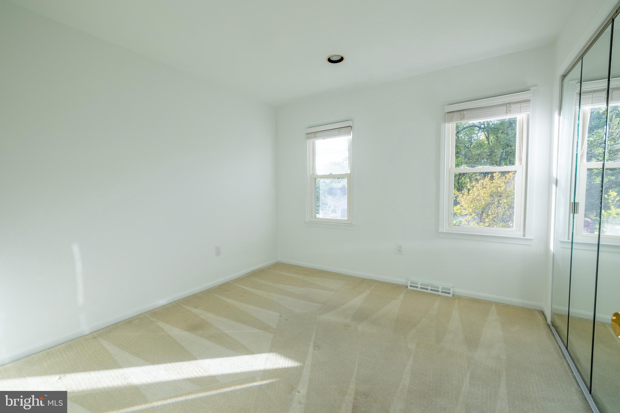 MIDDLERIDGE - Residential