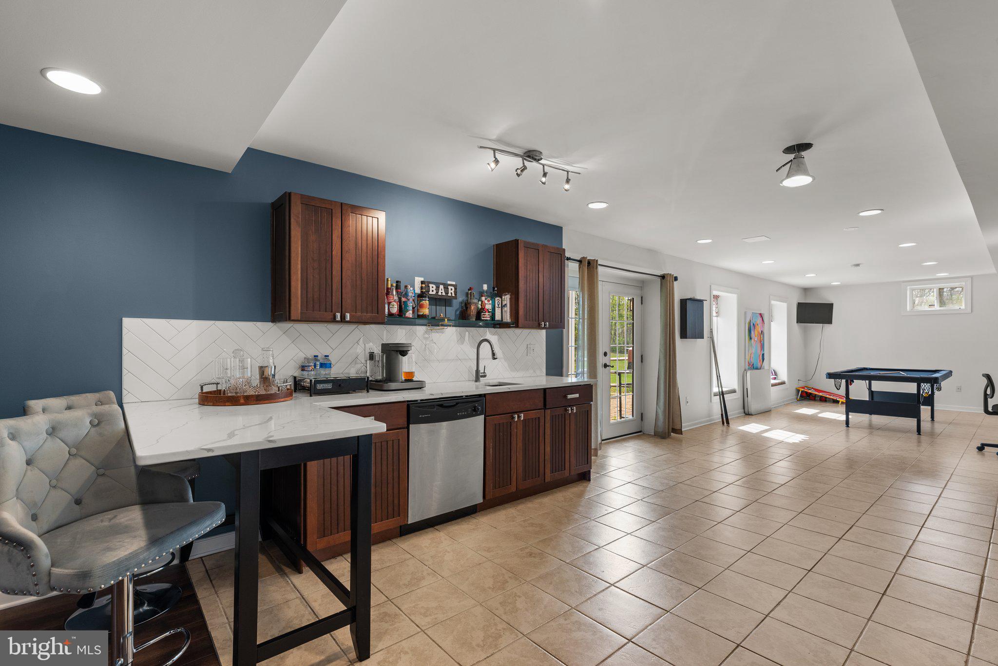 GAITHERSBURG - Residential