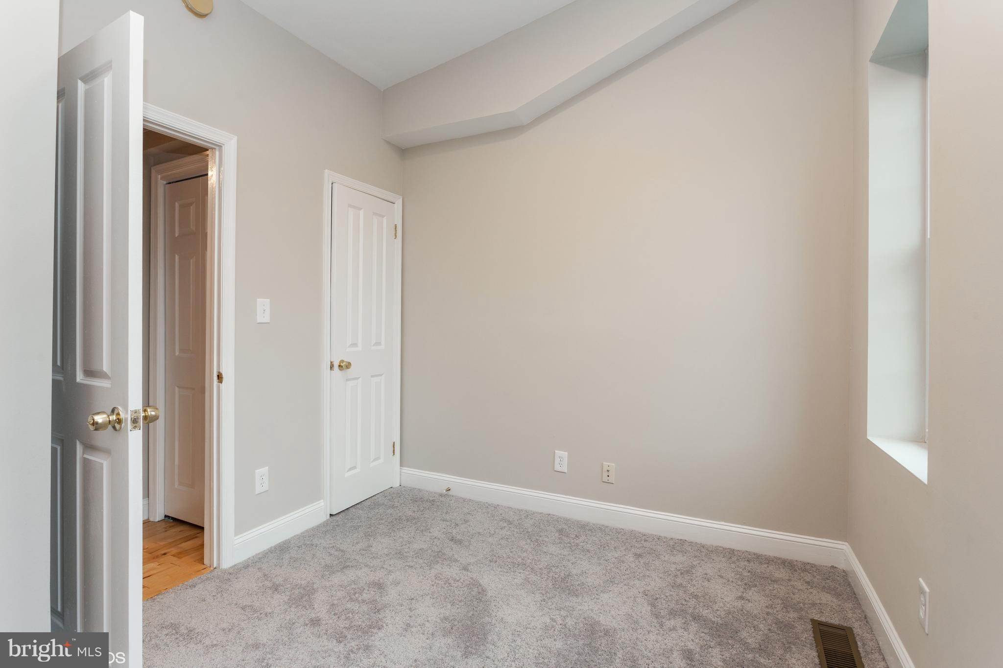 WASHINGTON VILLAGE - Residential