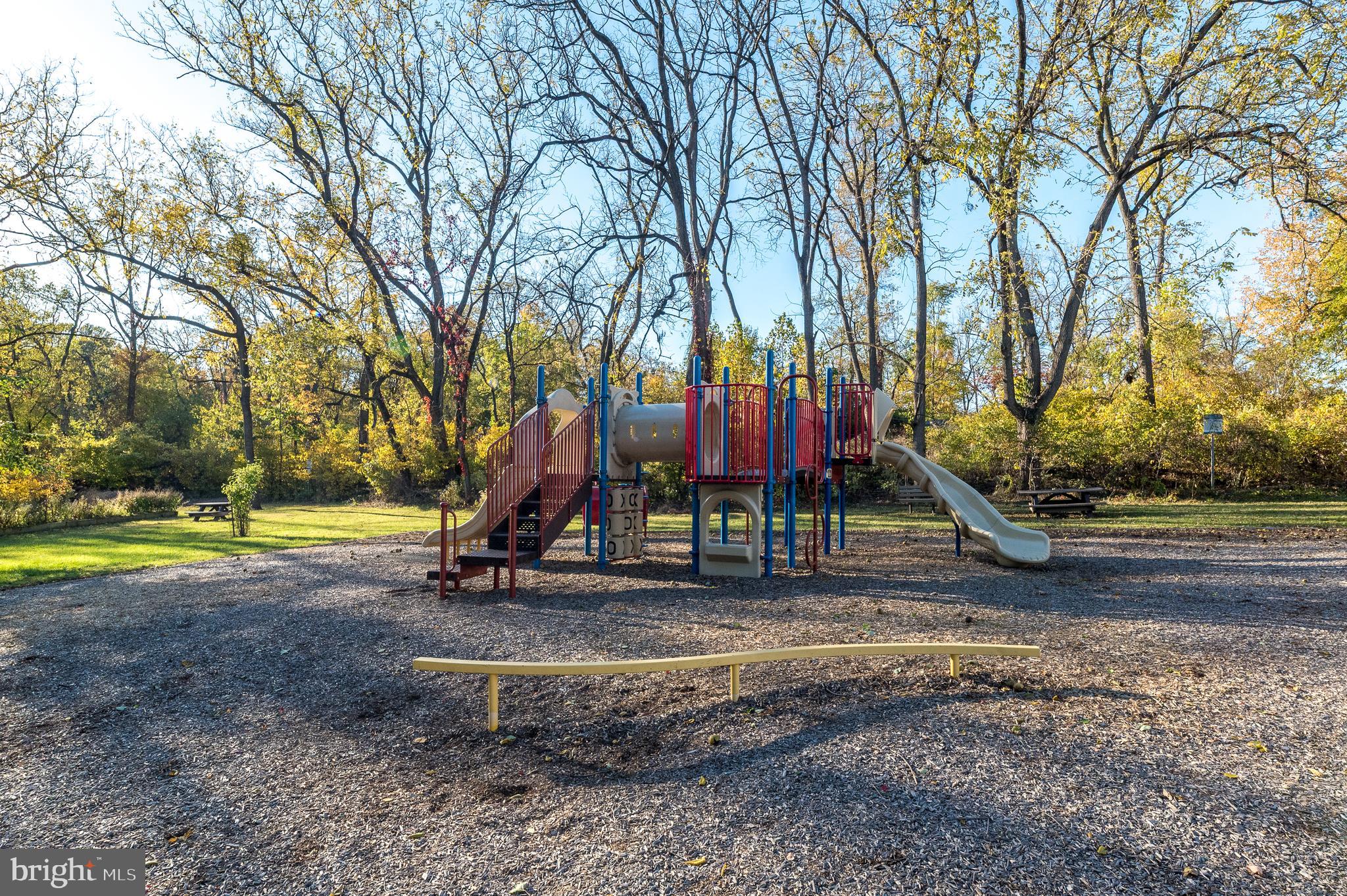 MAPLE GLEN - Residential