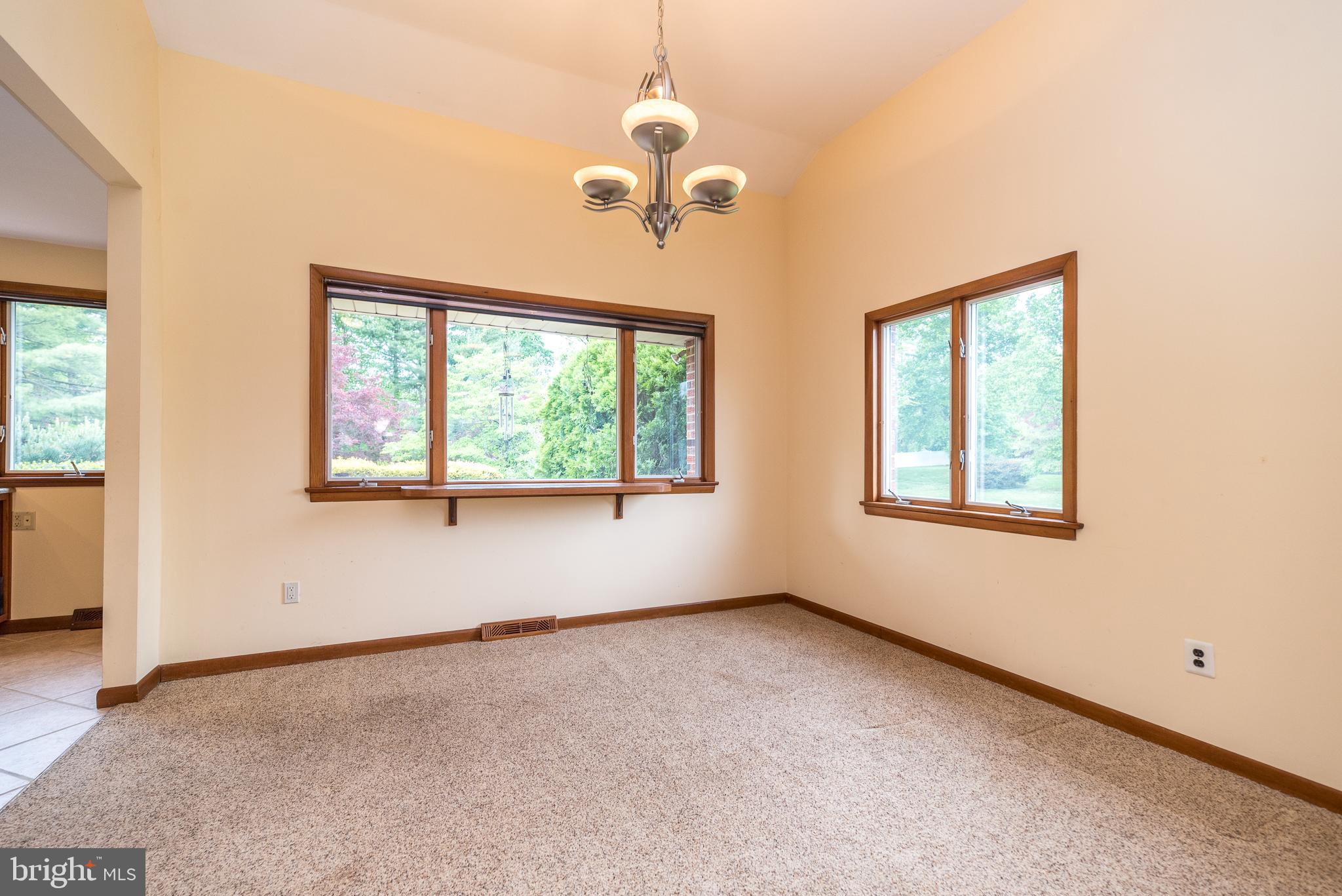MAPLE GLEN - Residential