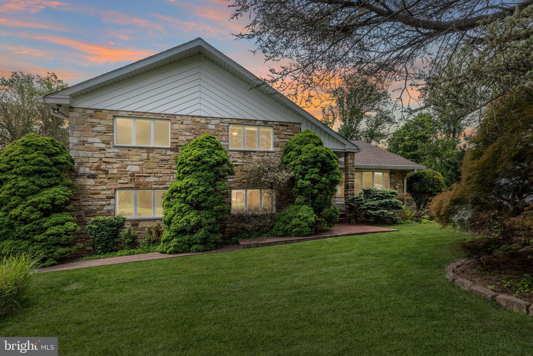 827 WRIGHT DRIVE