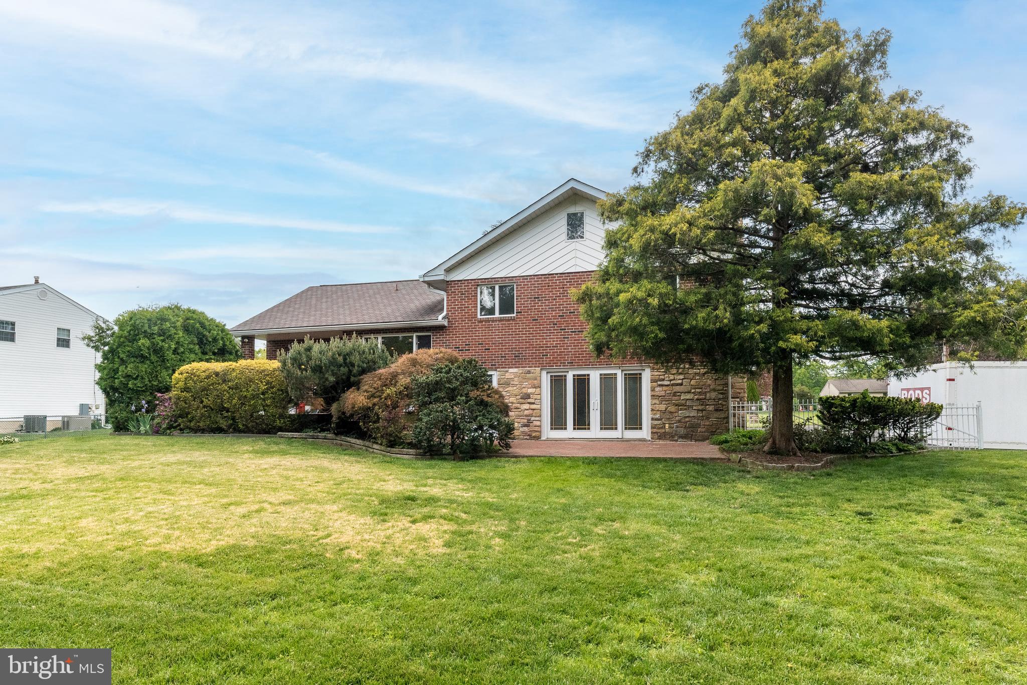MAPLE GLEN - Residential