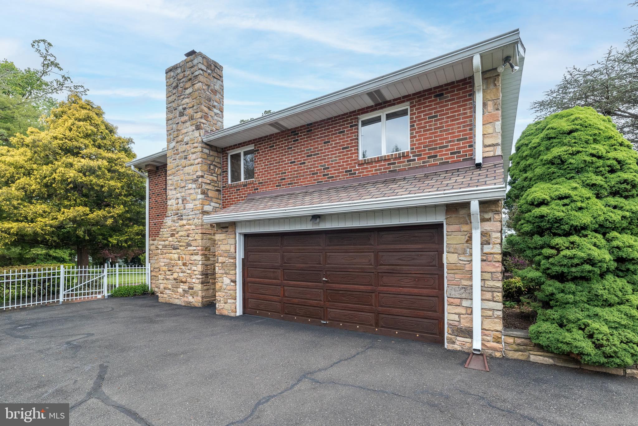MAPLE GLEN - Residential