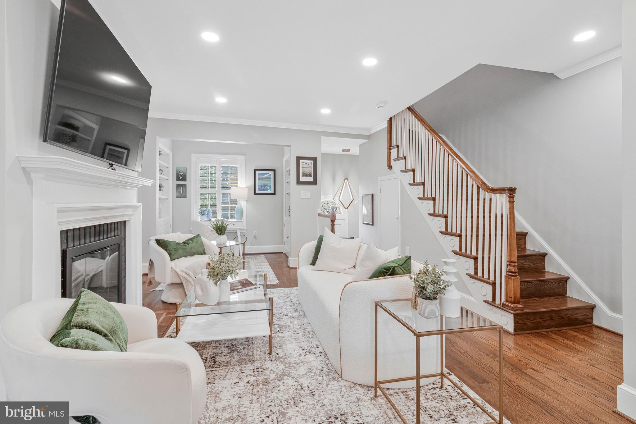 YATES GARDENS - Residential