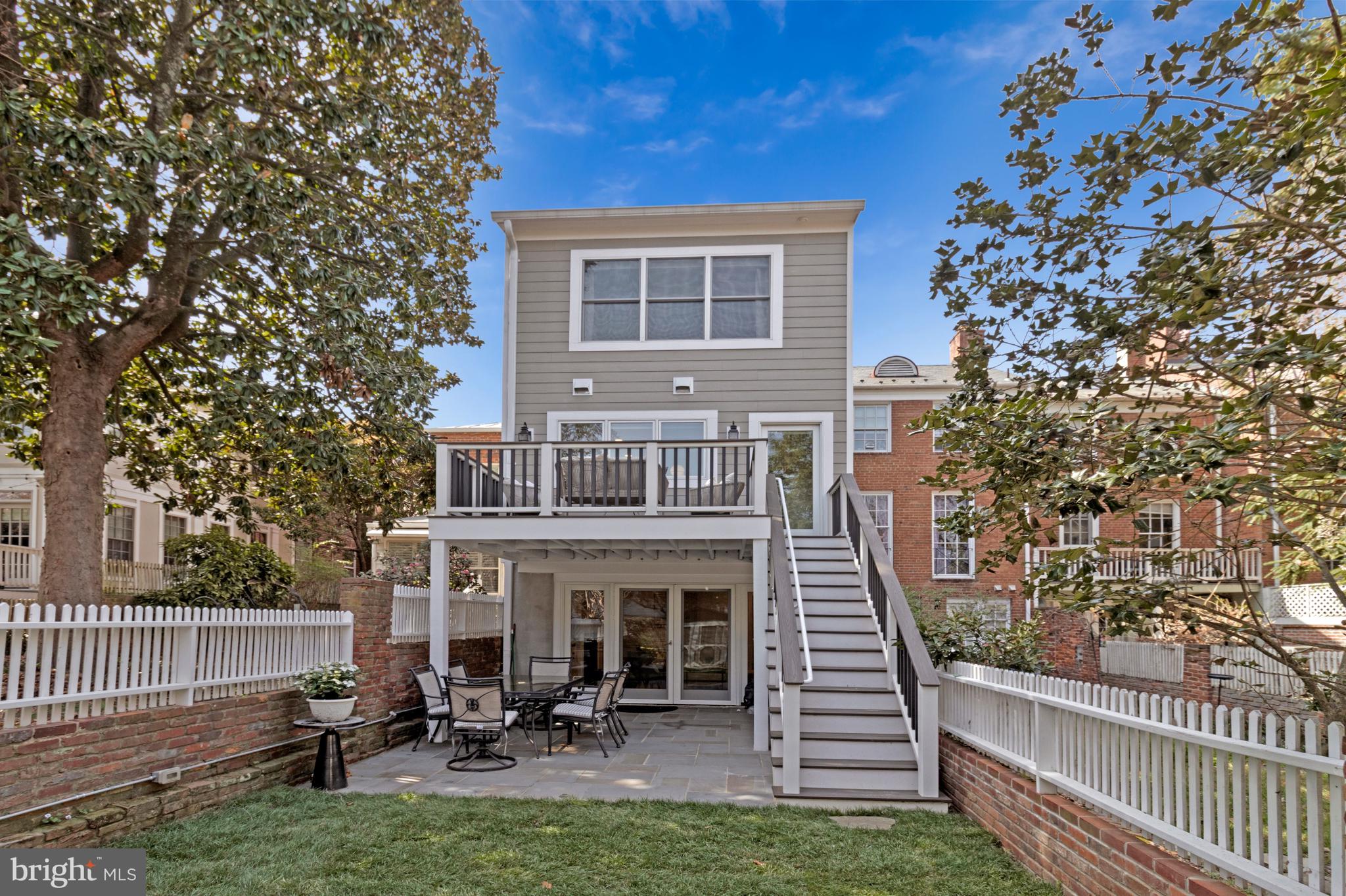 YATES GARDENS - Residential