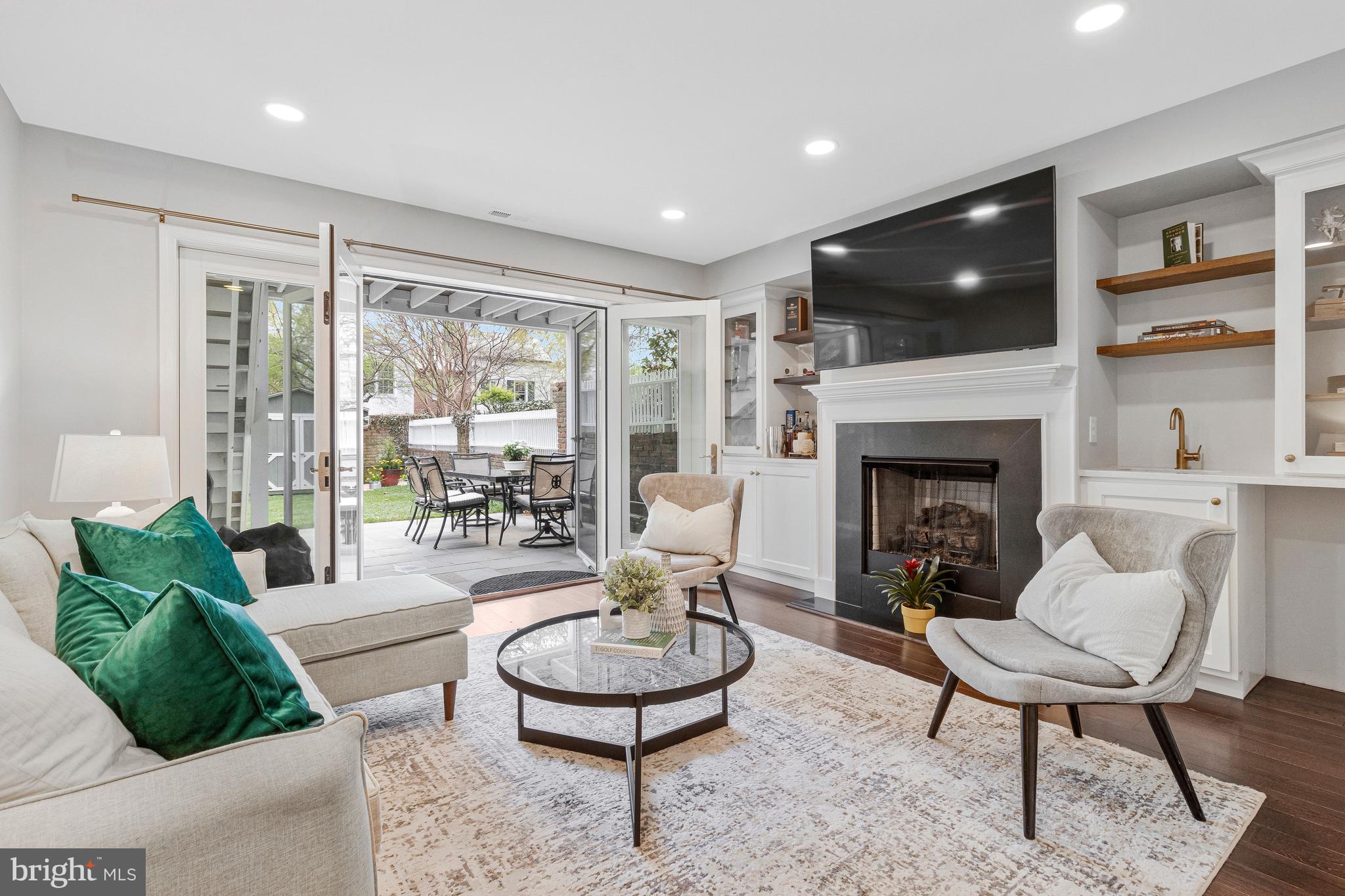 YATES GARDENS - Residential