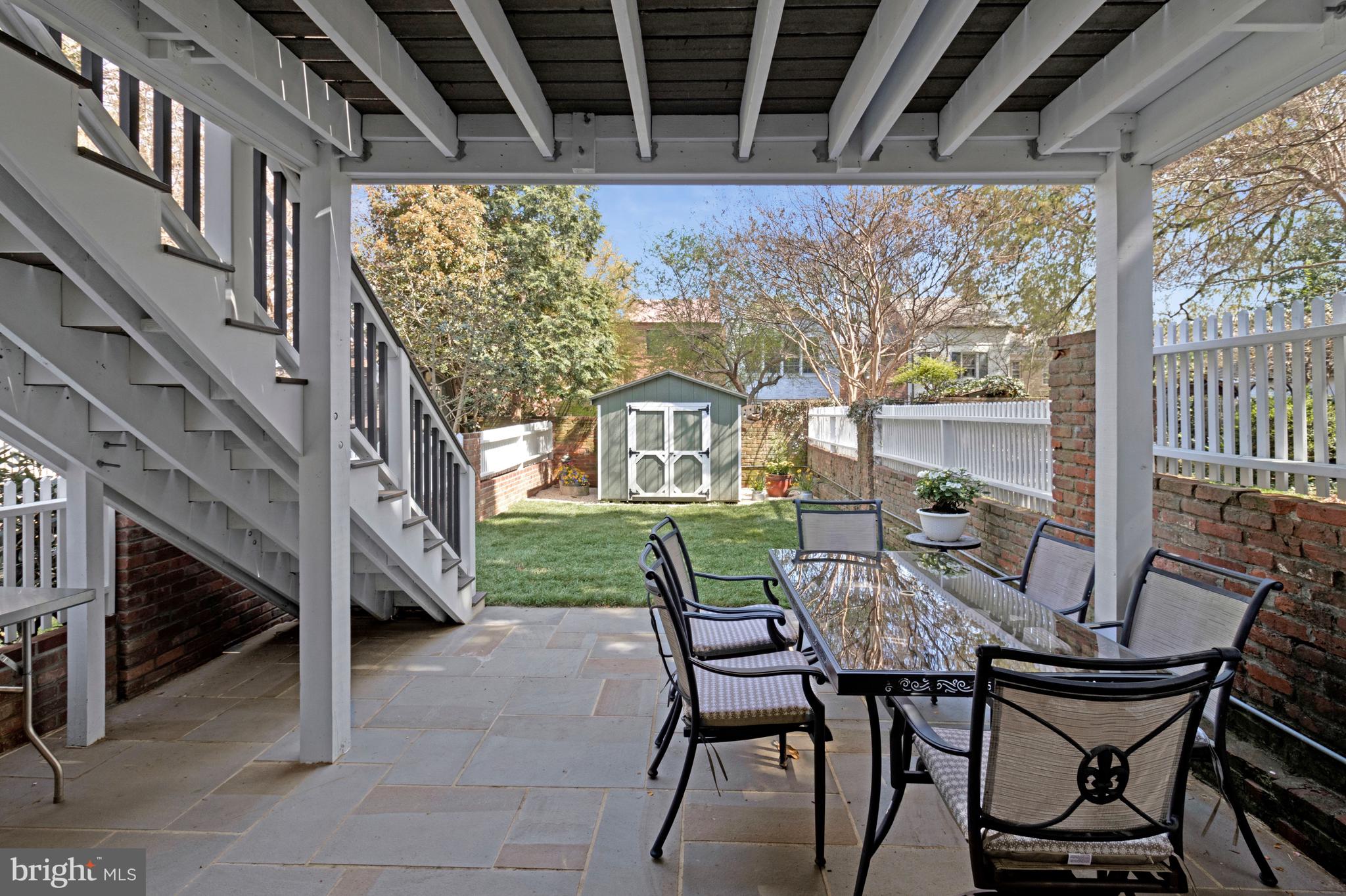 YATES GARDENS - Residential