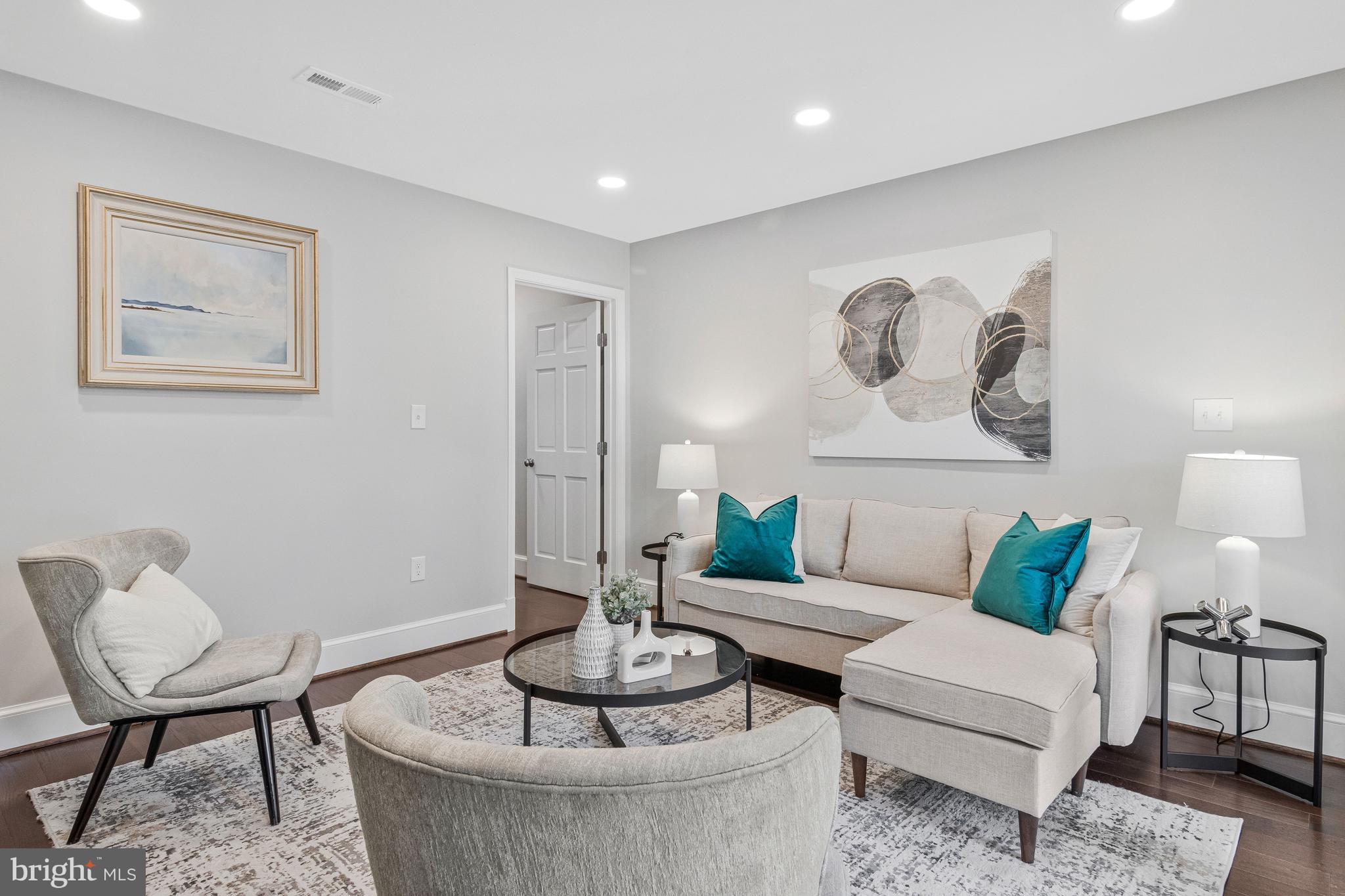 YATES GARDENS - Residential