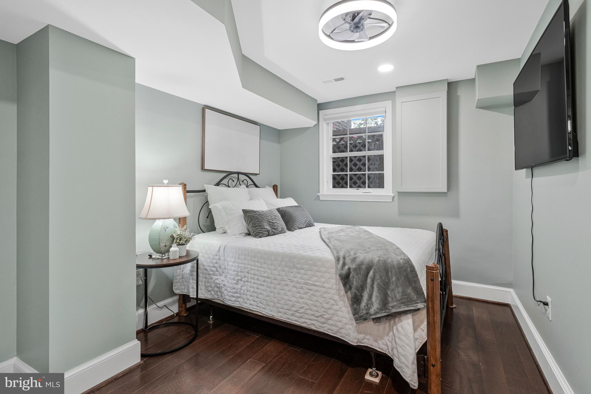 YATES GARDENS - Residential