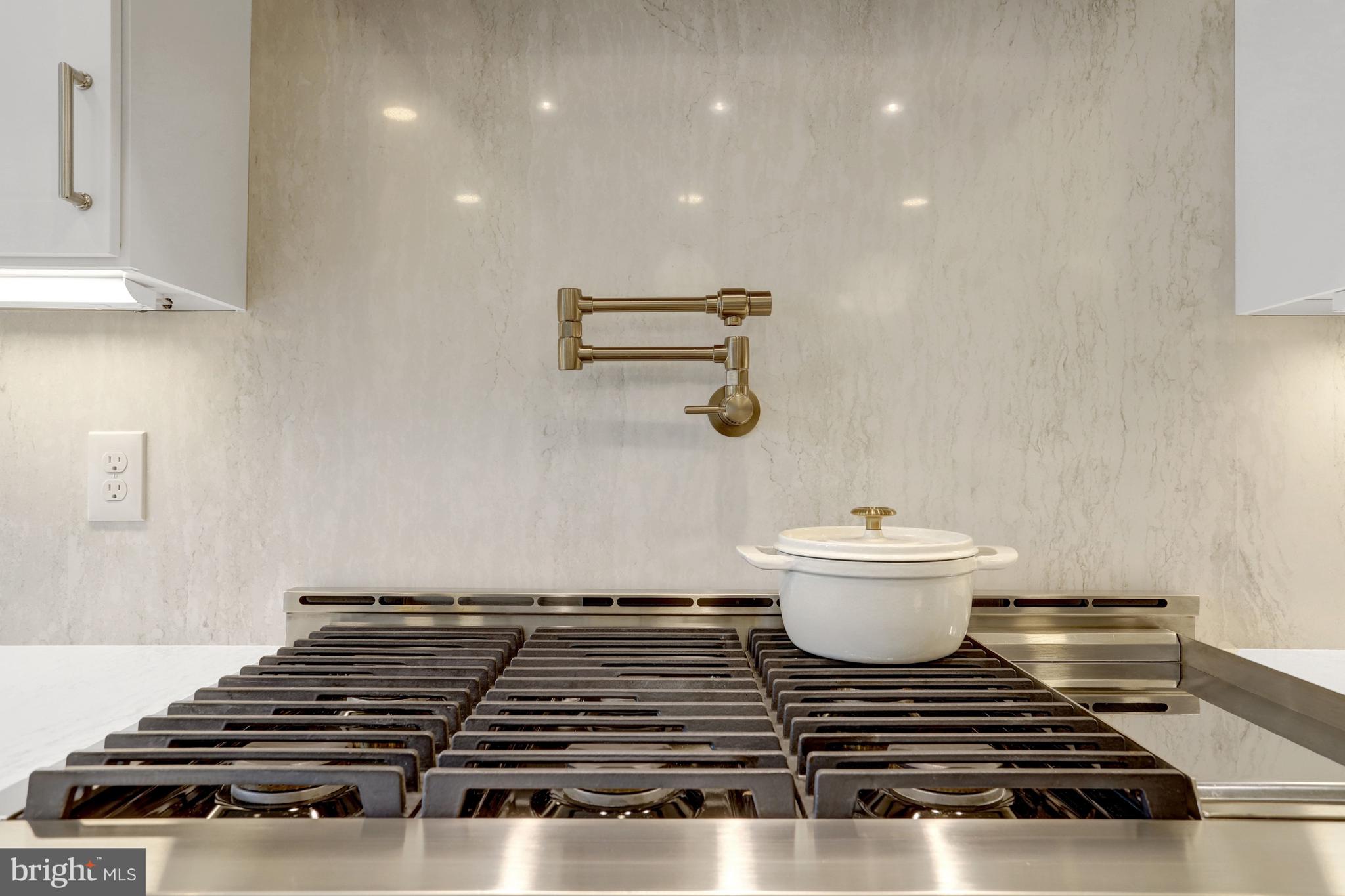 YATES GARDENS - Residential