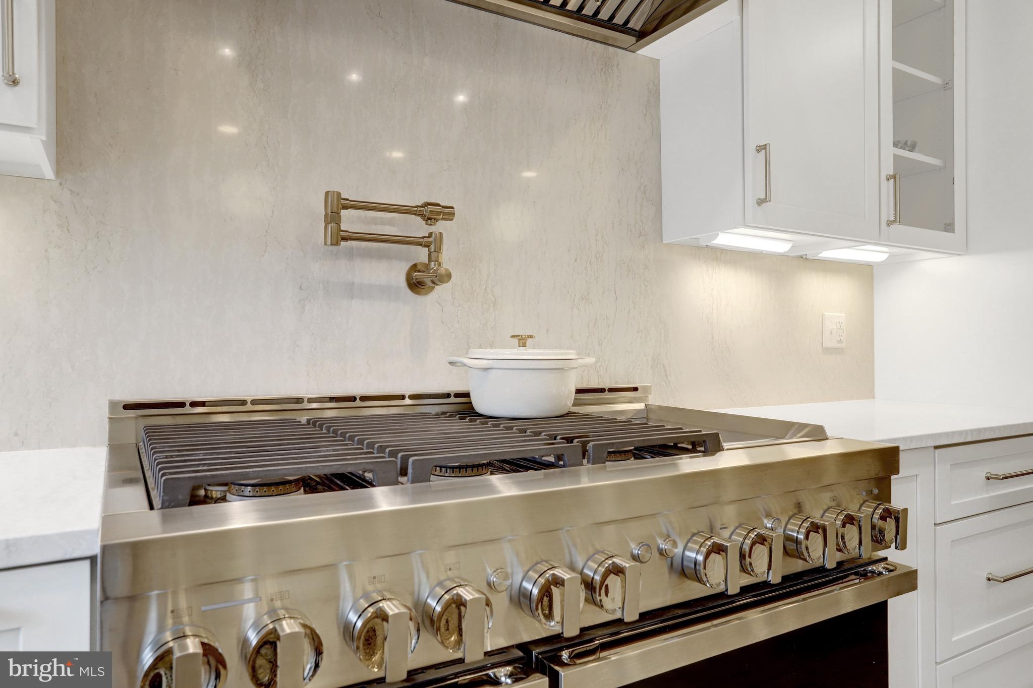 YATES GARDENS - Residential