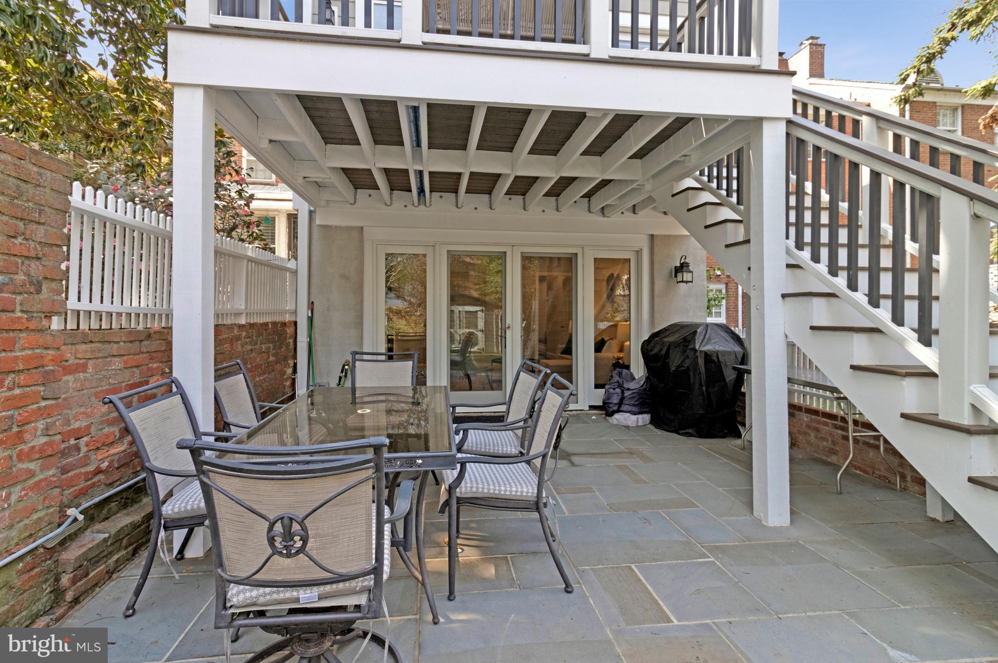 YATES GARDENS - Residential