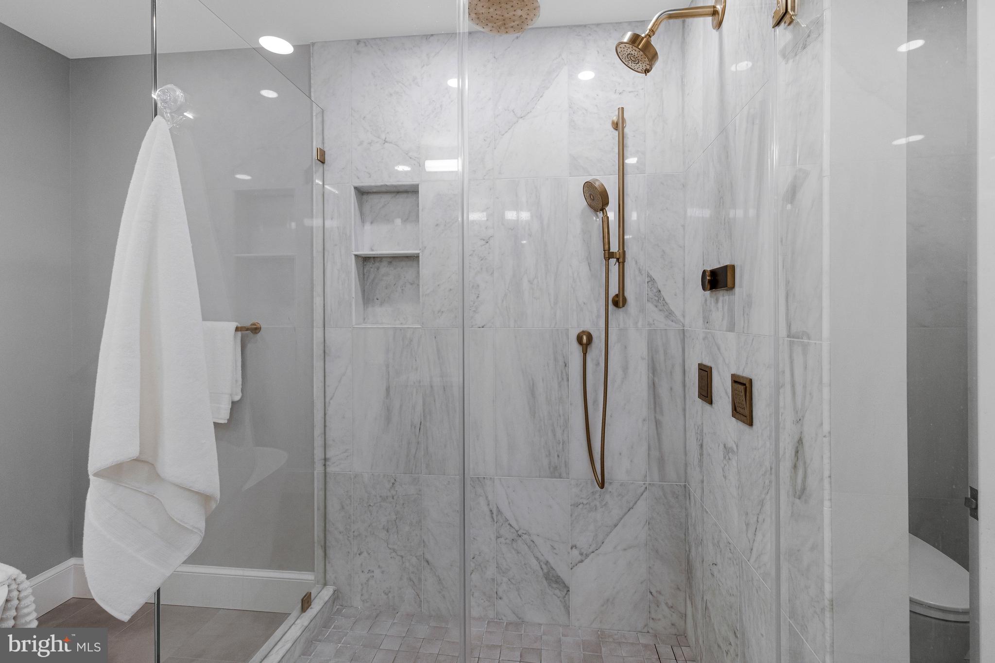 YATES GARDENS - Residential