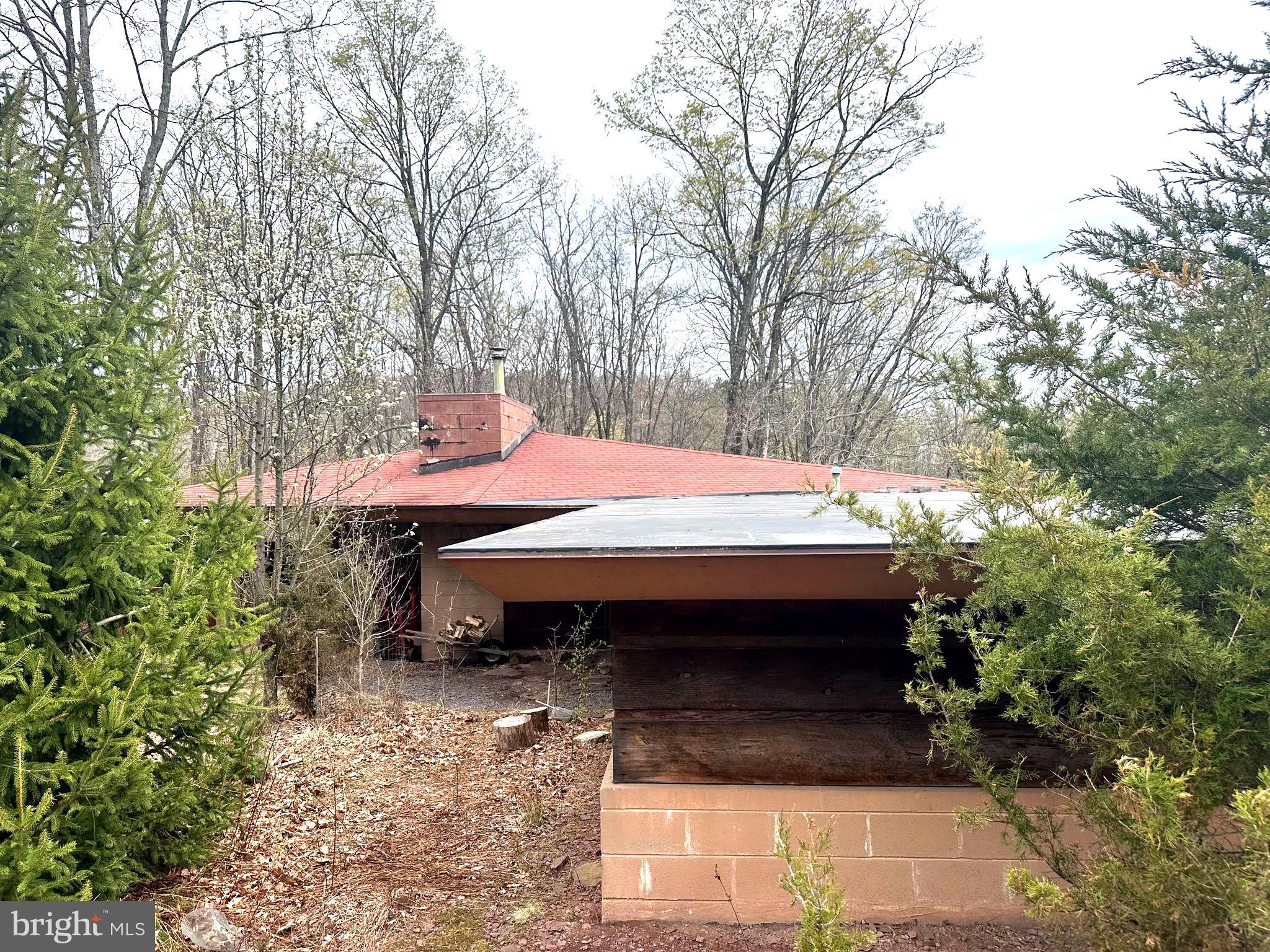 565 CAFFERTY ROAD