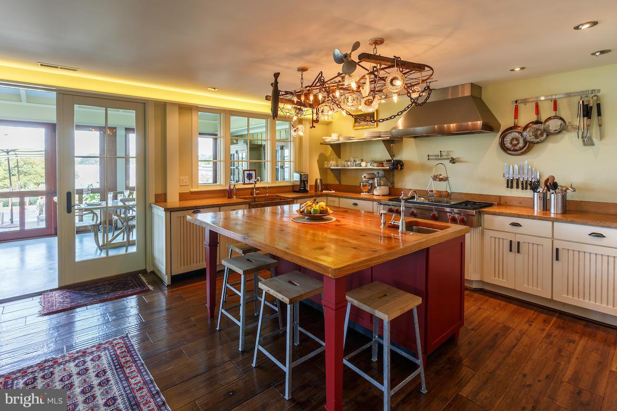 KENTMORE PARK - Residential