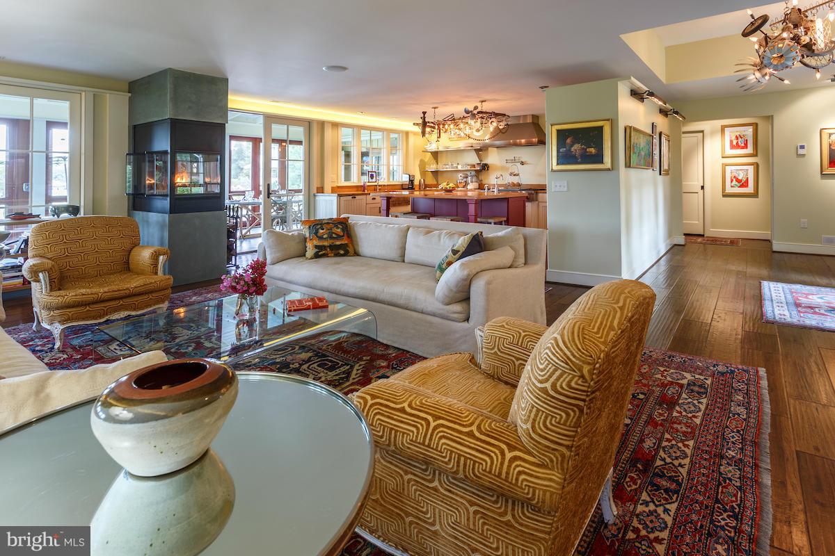 KENTMORE PARK - Residential