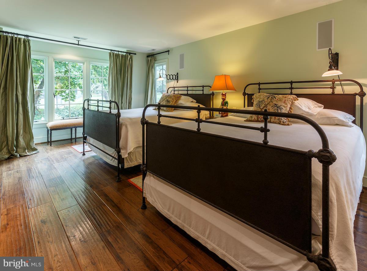 KENTMORE PARK - Residential