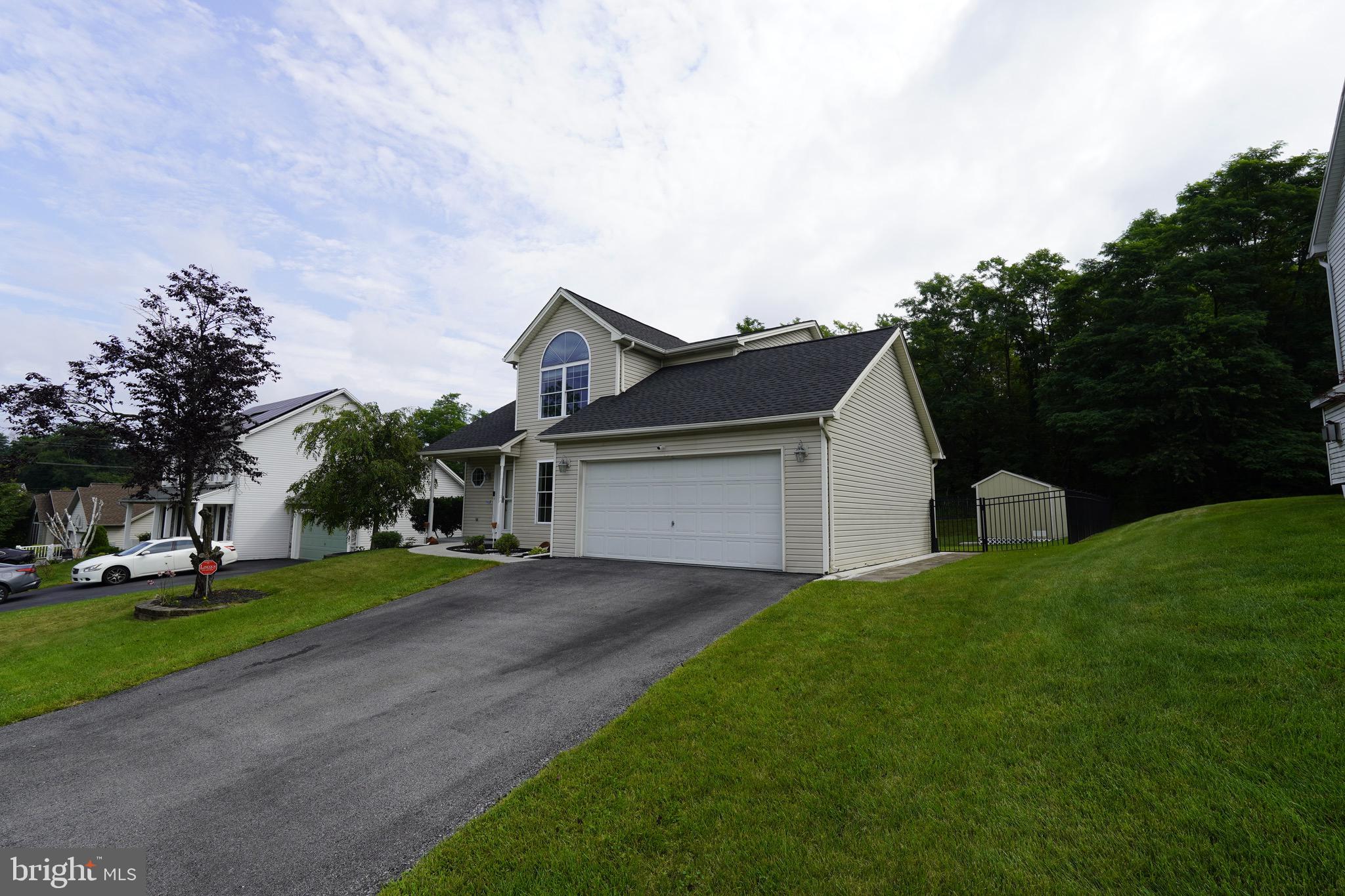 1861 PEBBLE COURT